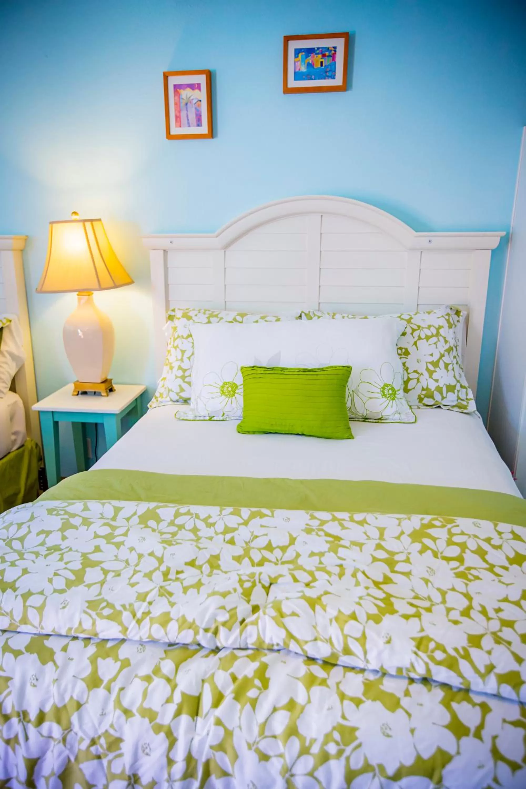 Bed in Leucadia Beach Inn