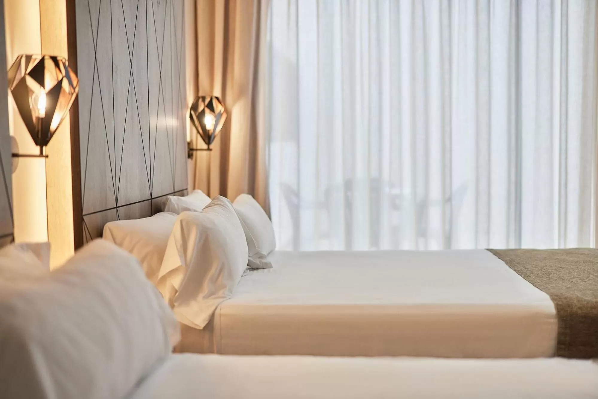 Photo of the whole room, Bed in Hotel Bristol 4 Sup