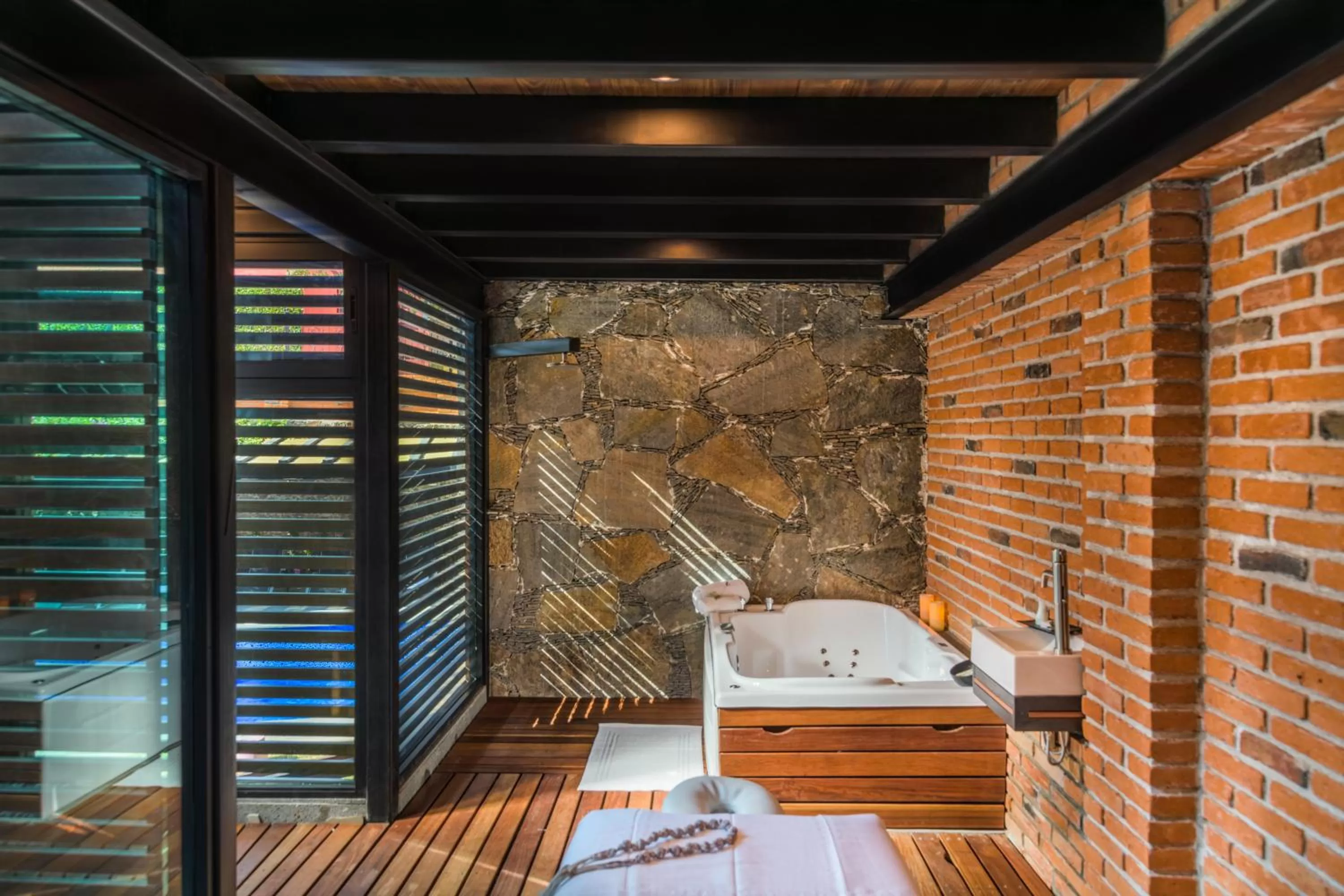 Hot Tub, Bed in Matian Hotel Boutique