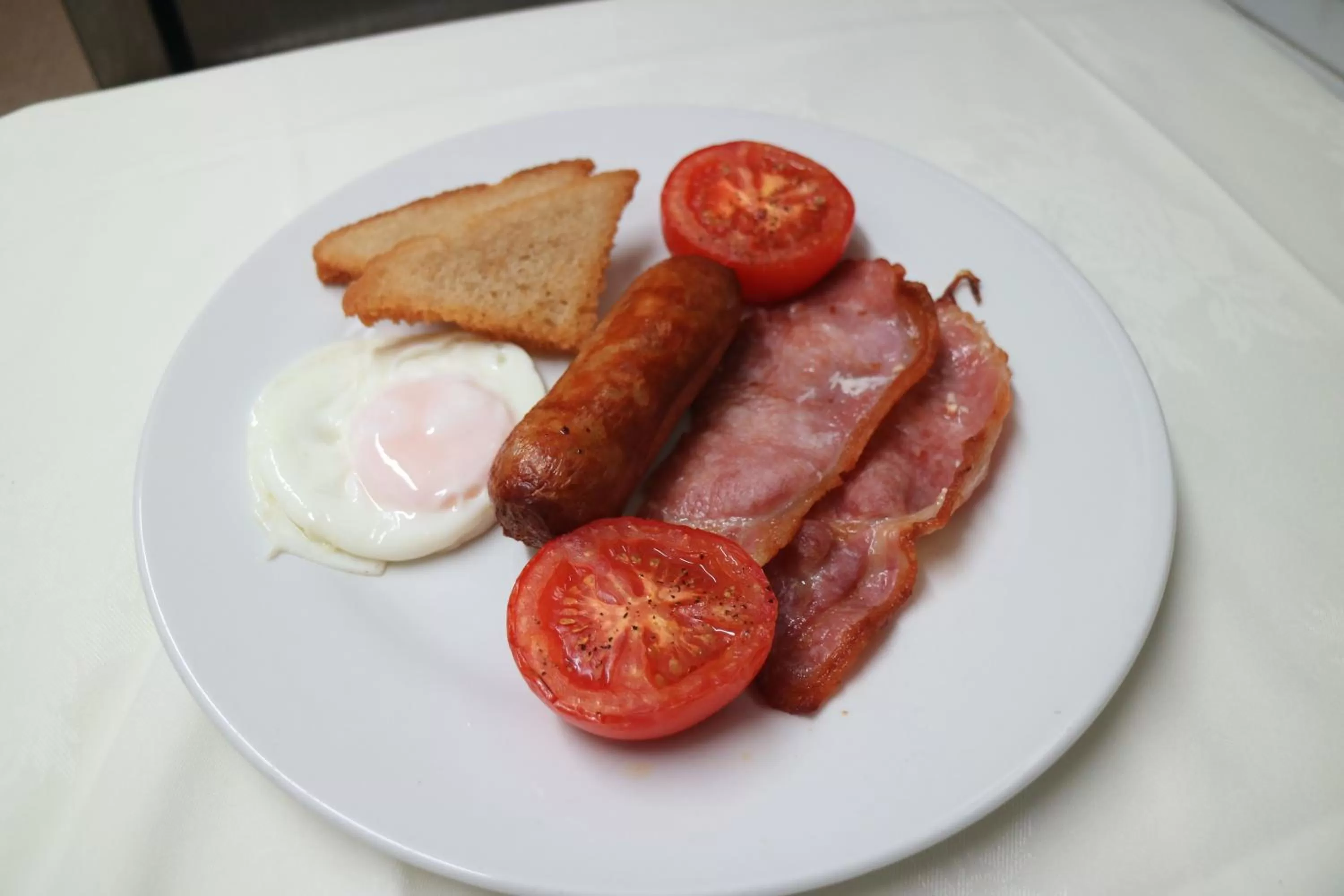 Breakfast in Falcon Hotel