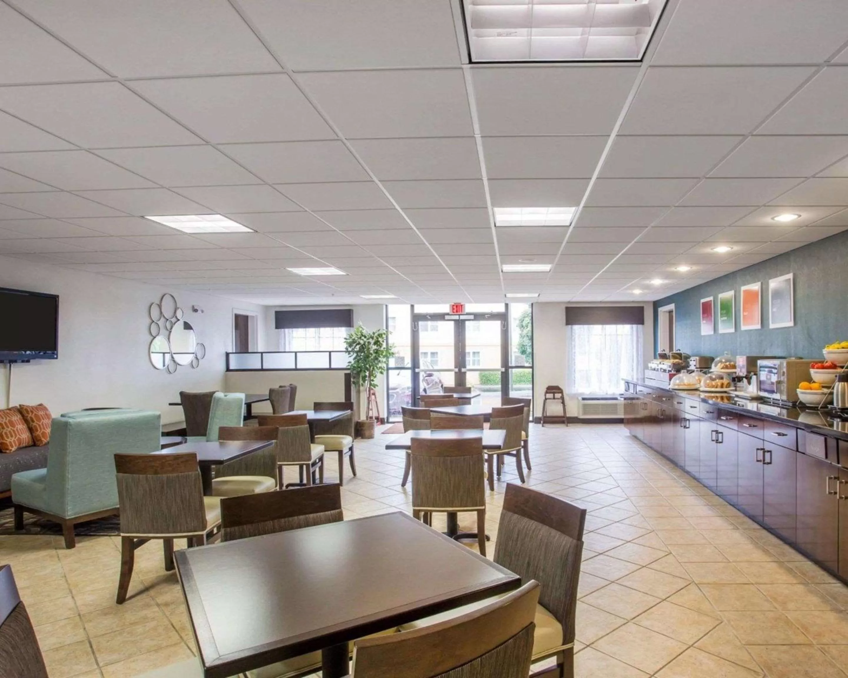 Restaurant/places to eat in Comfort Suites Lebanon