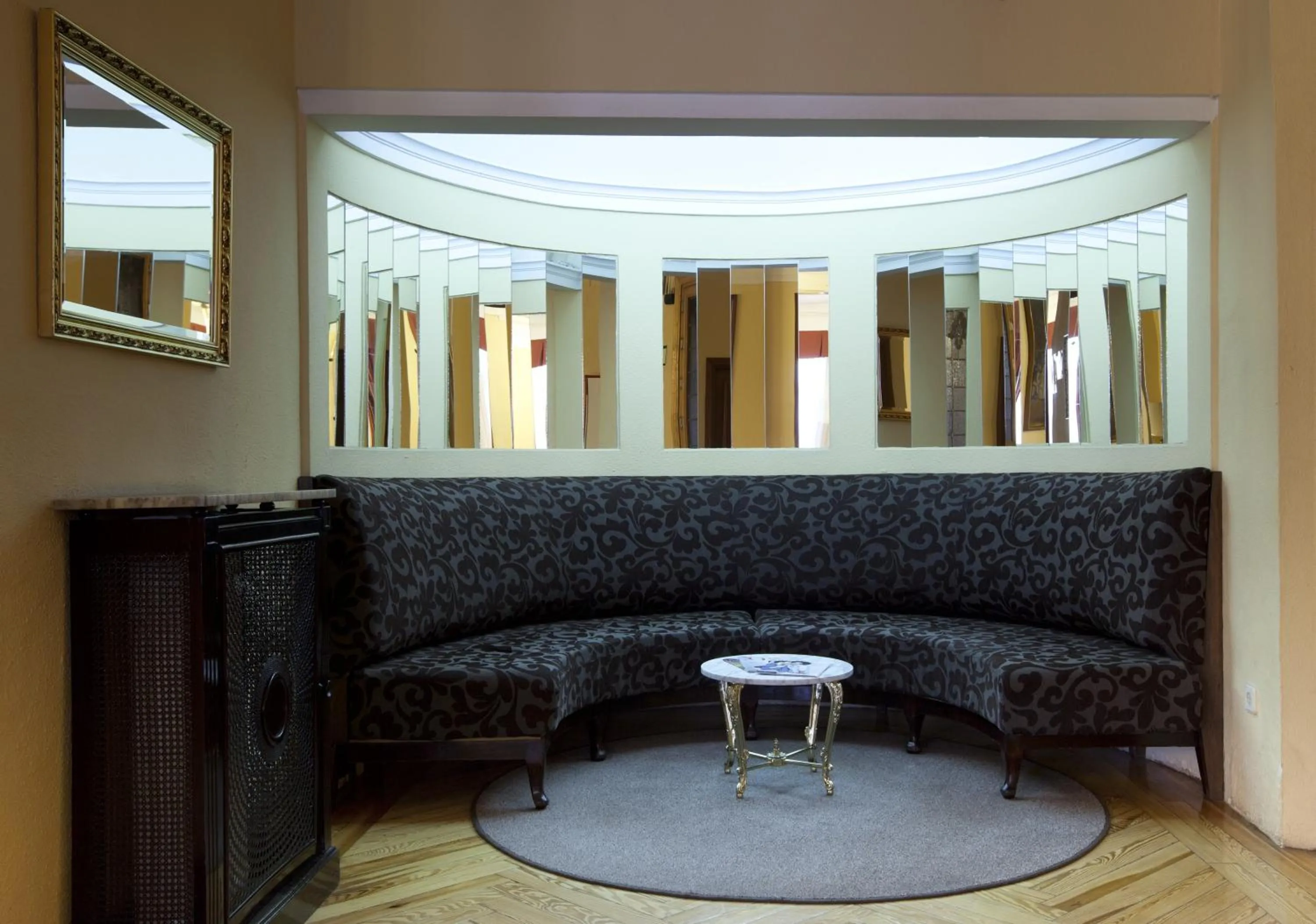 Communal lounge/ TV room in Hotel Mediodia