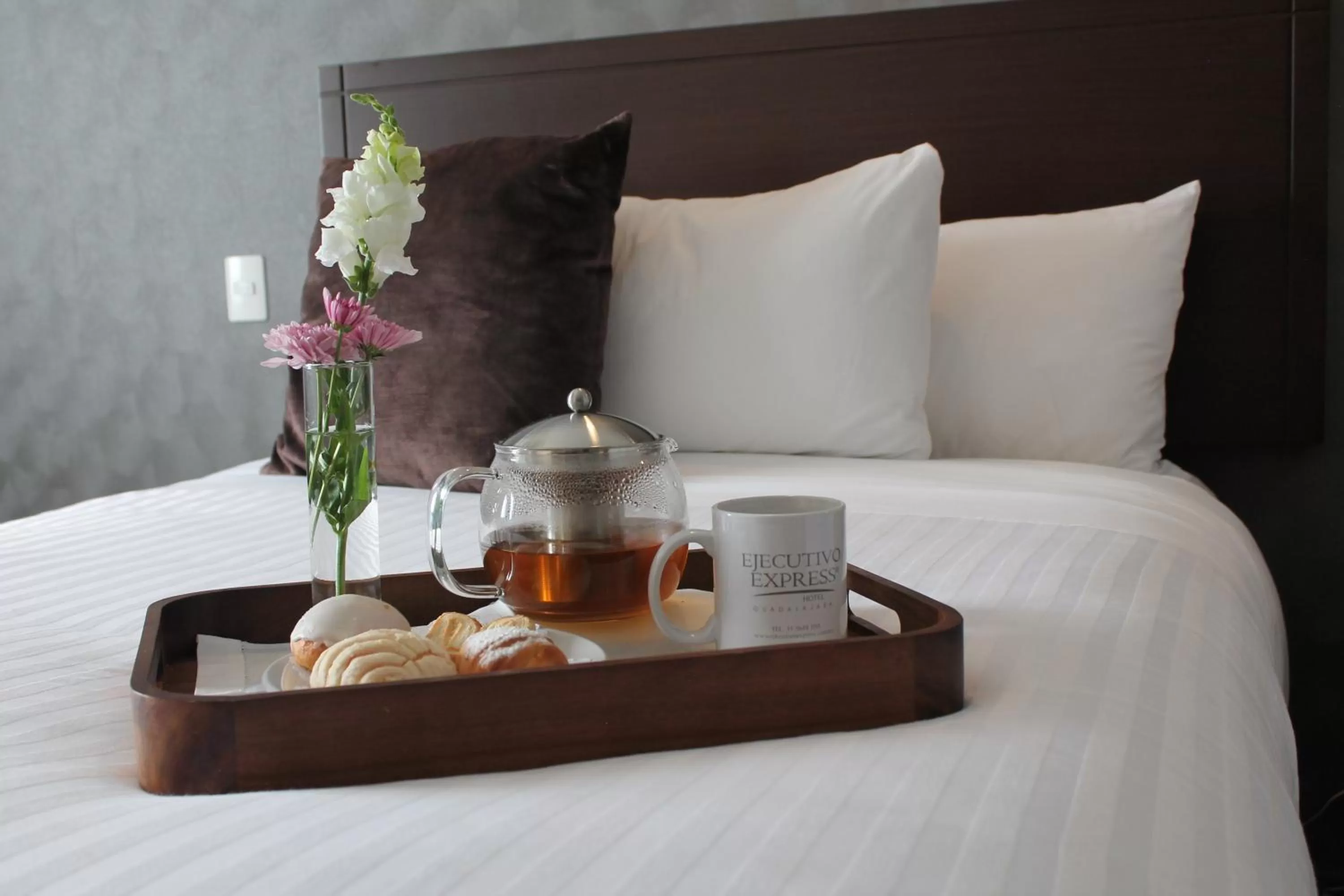 Bedroom, Bed in Ejecutivo Express Guadalajara Providencia - Av México