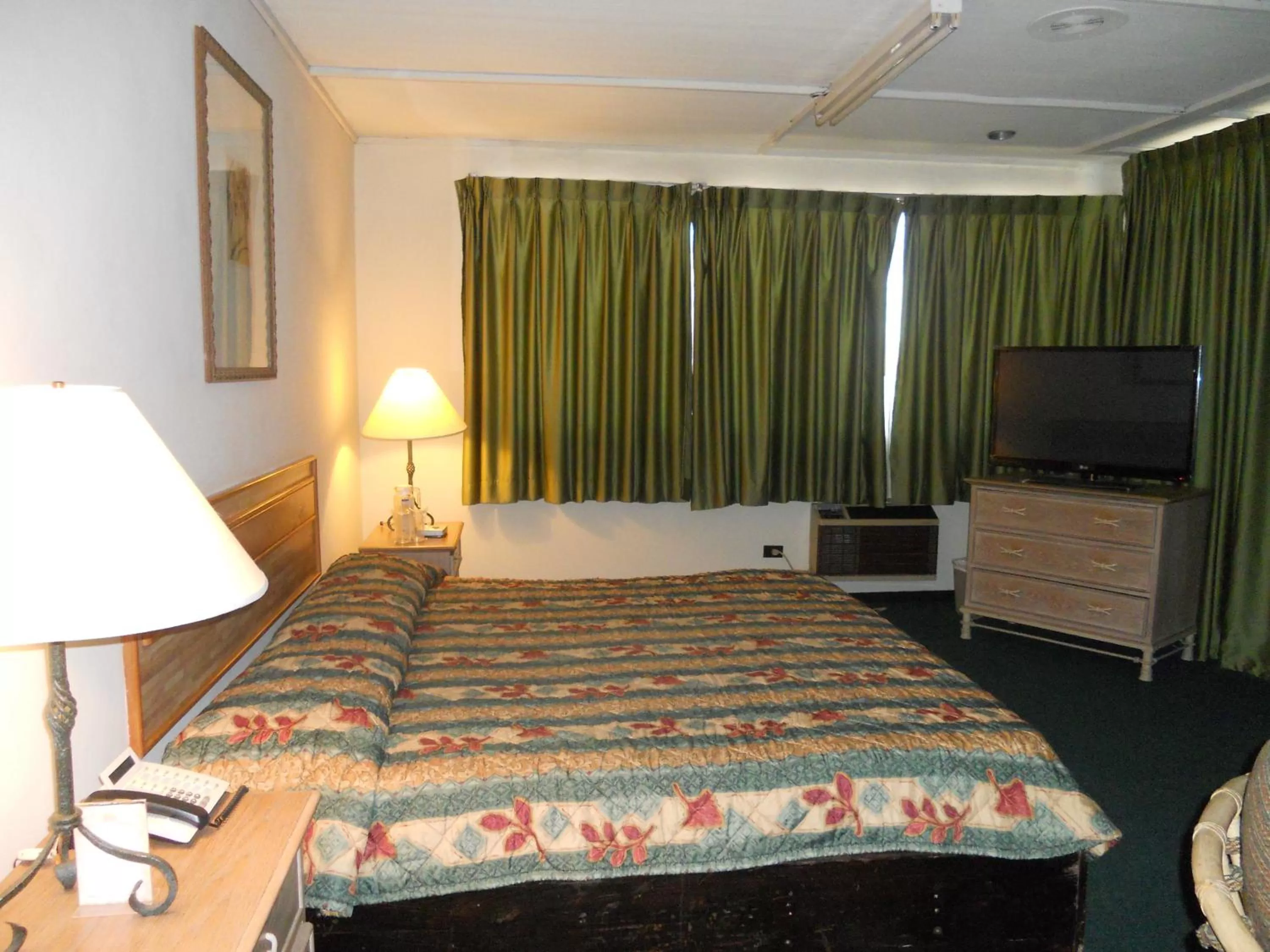 Photo of the whole room, Bed in Hotel Mediterraneo Plaza