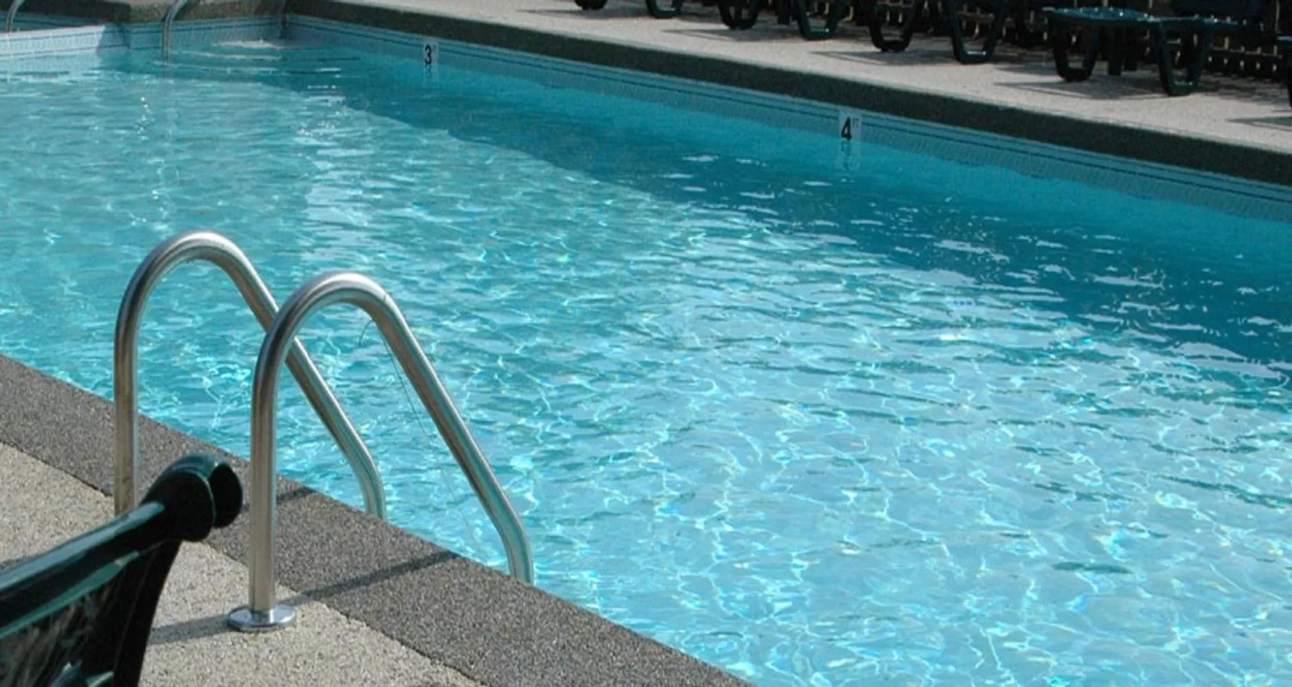 Swimming pool in Viking Arms Inn - Ludington