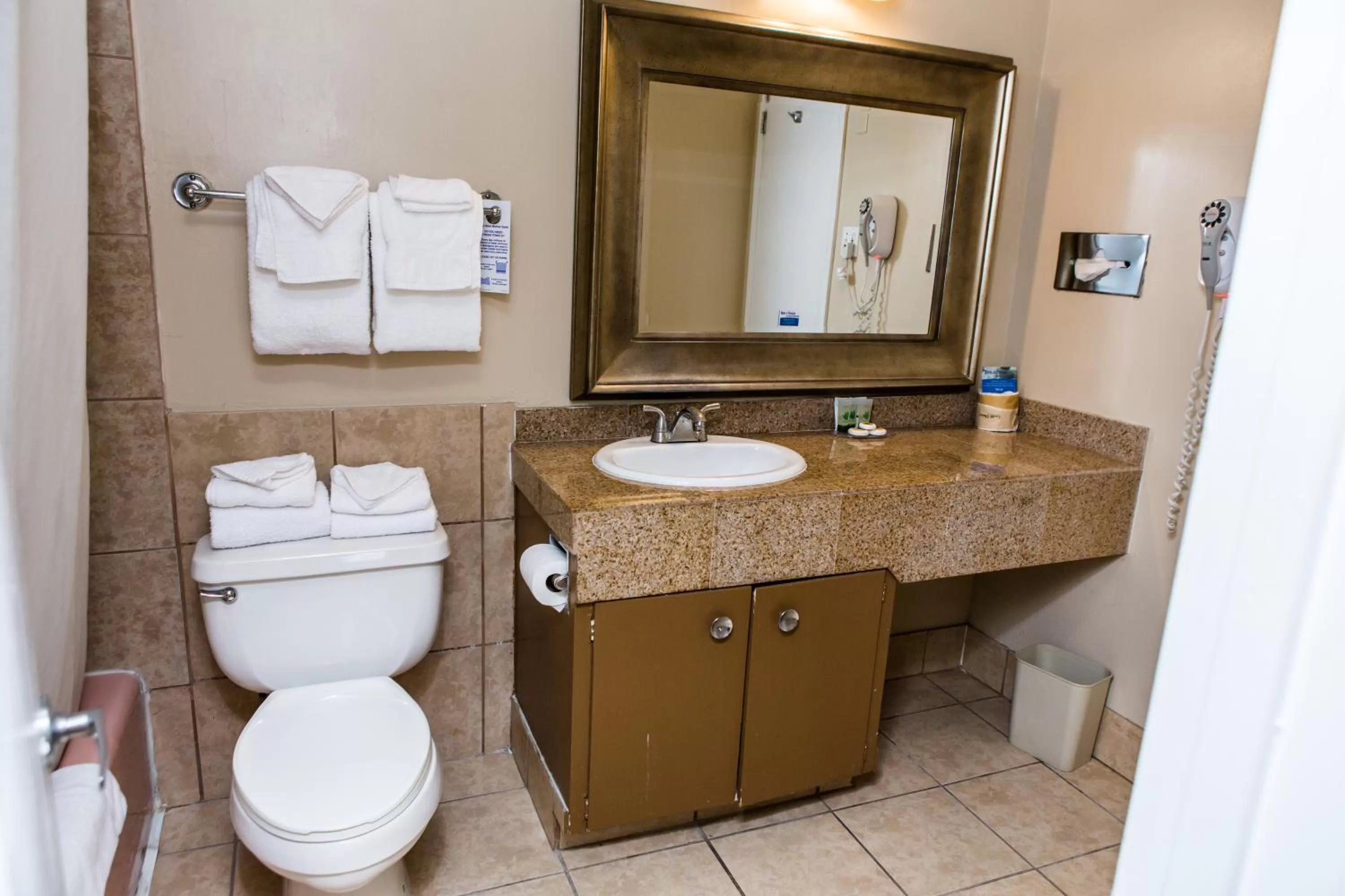 Bathroom in Pelican Inn