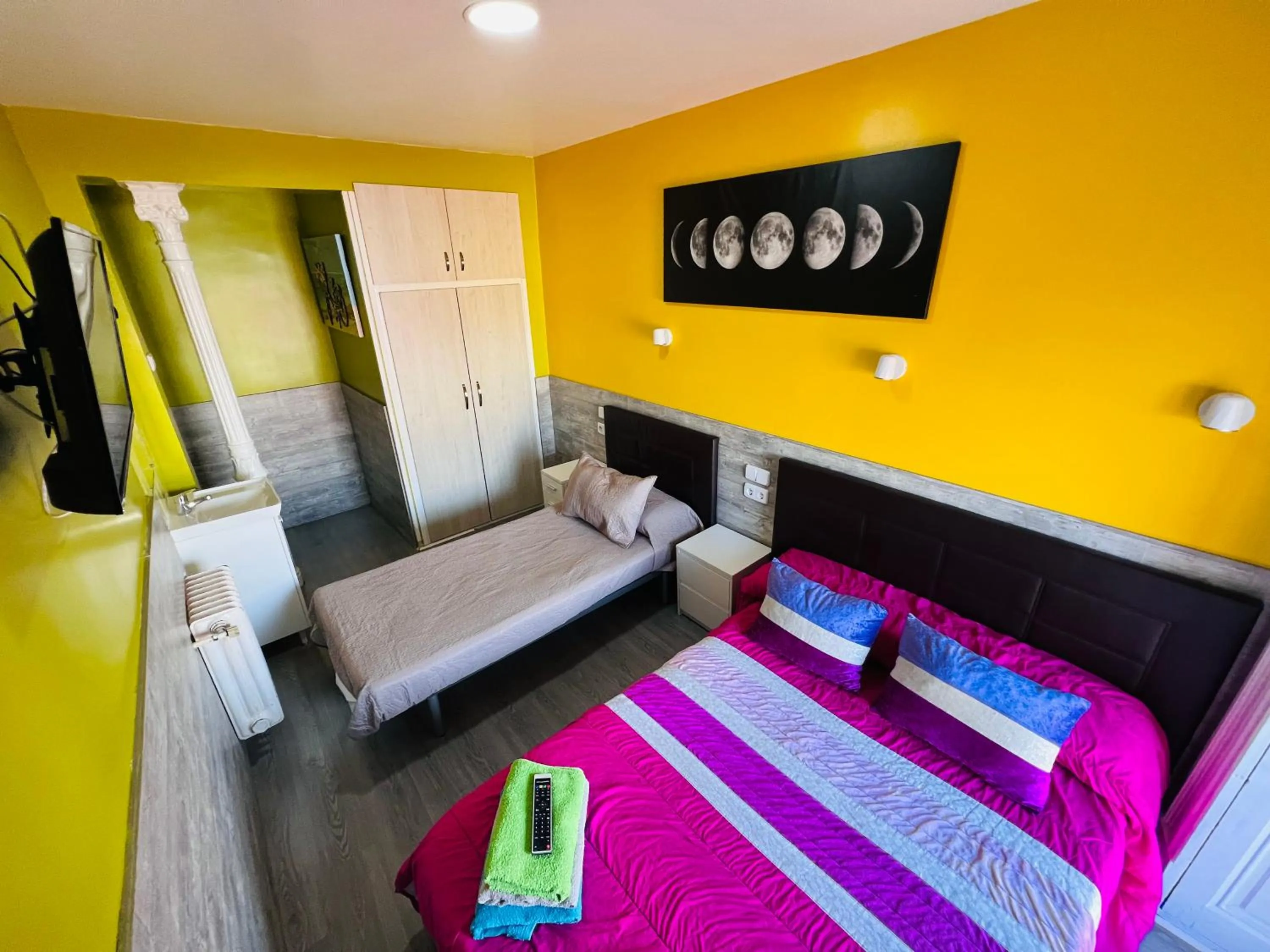 Bed in Hostal Numancia