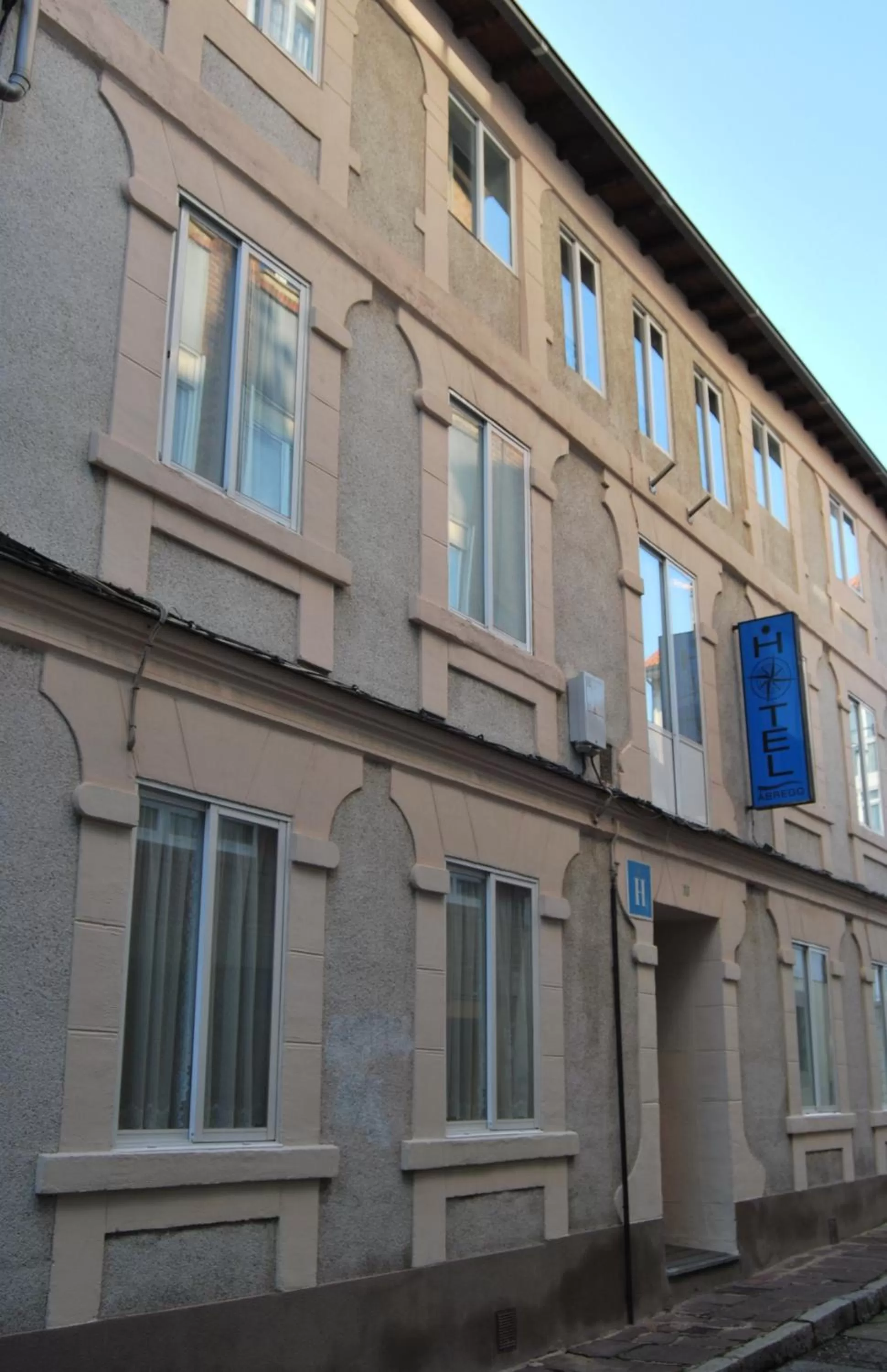 Facade/entrance, Property Building in Hotel Abrego Reinosa