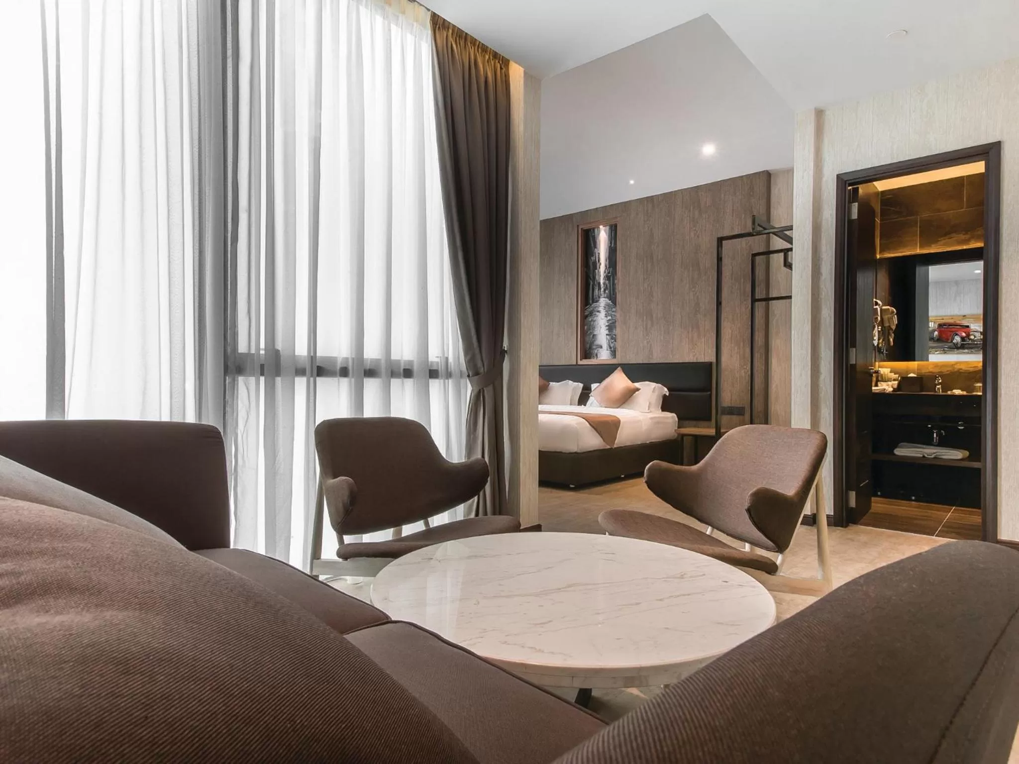 Living room, Bed in Iconic Hotel