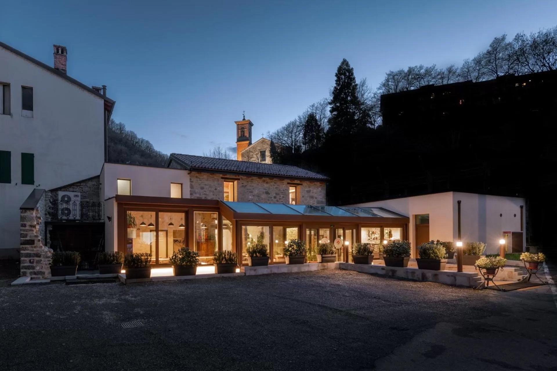 Restaurant/places to eat in Hotel Roma