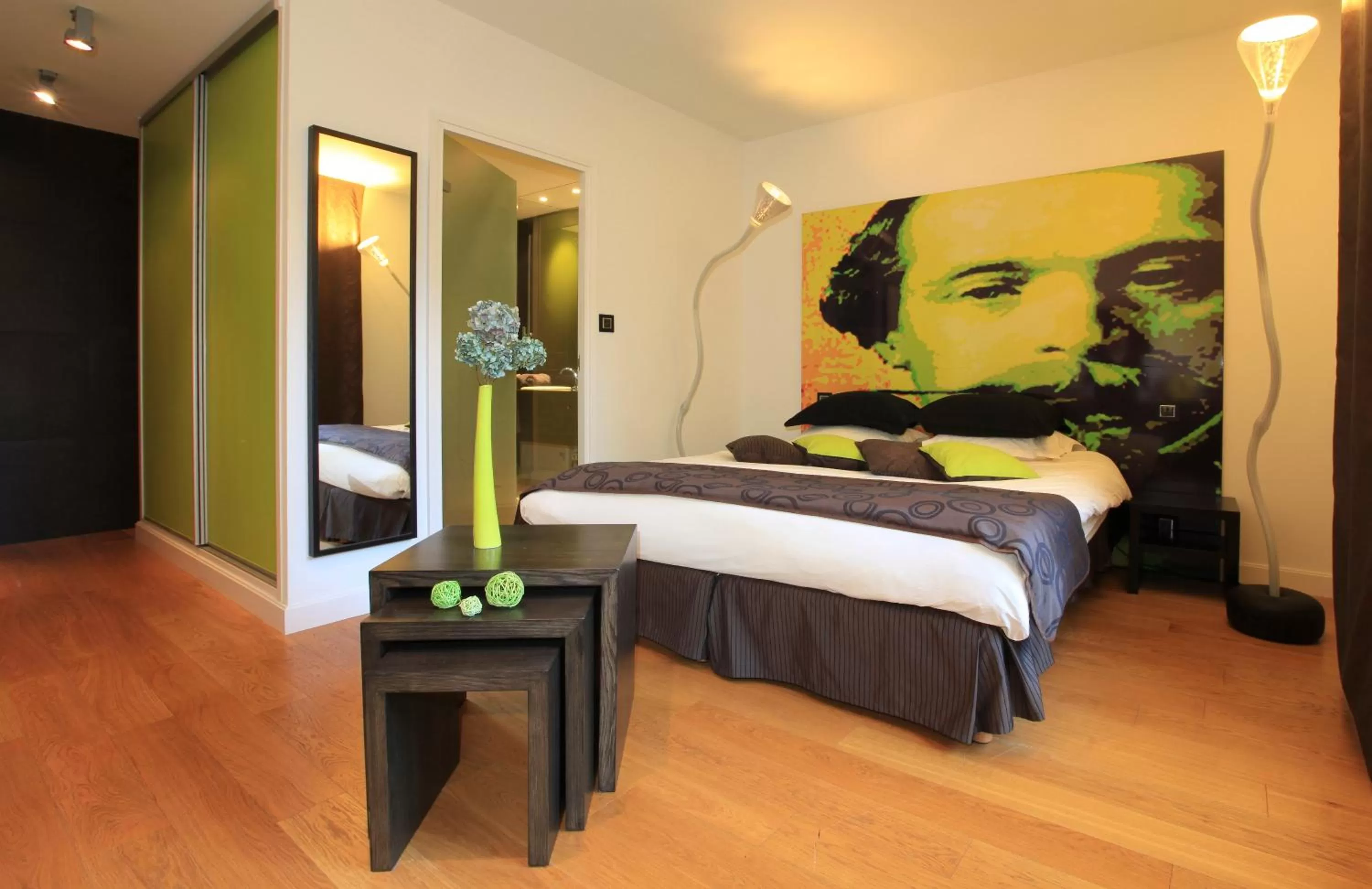 Photo of the whole room, Bed in Maison Decoret