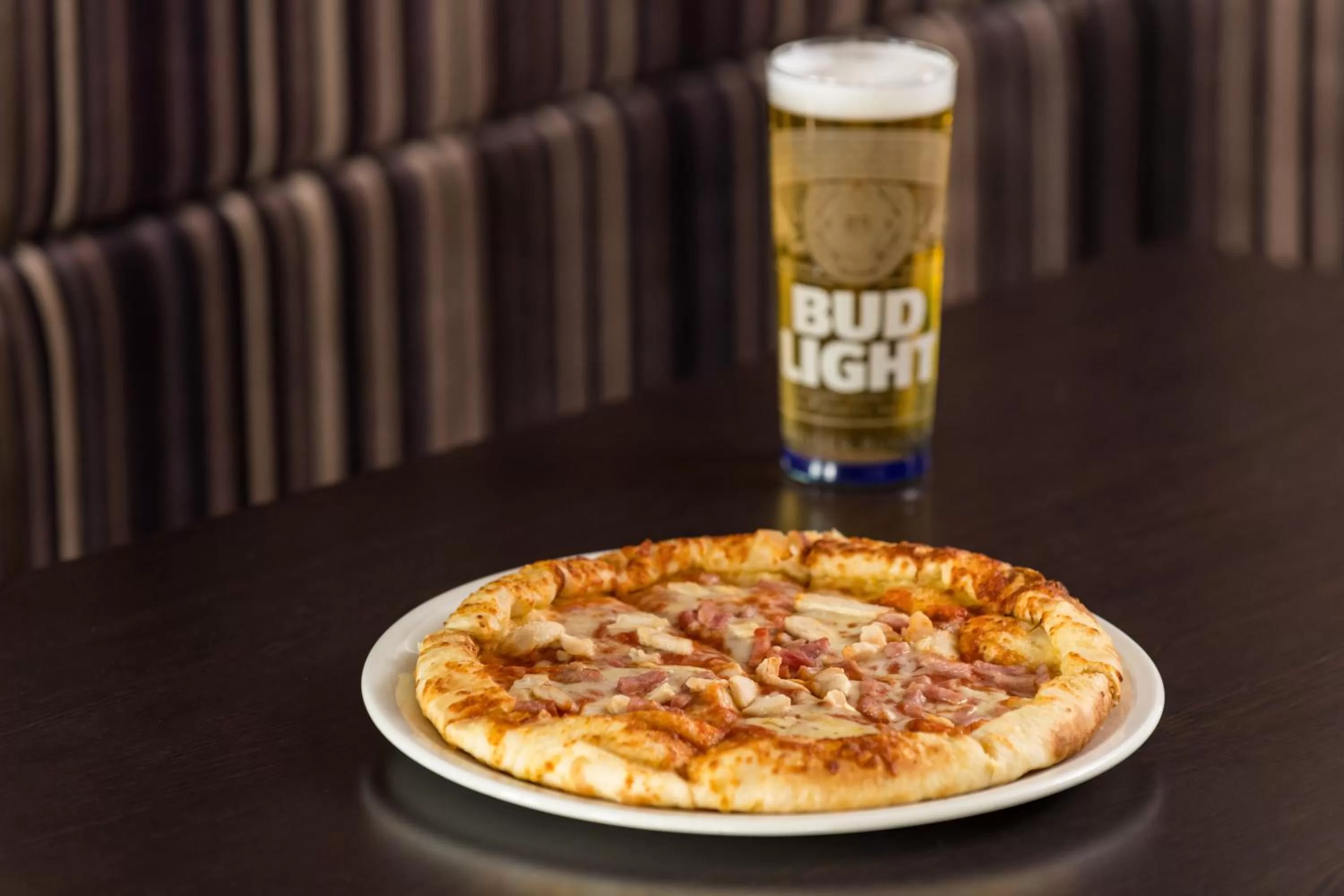 Restaurant/places to eat in Holiday Inn Express Hemel Hempstead by IHG