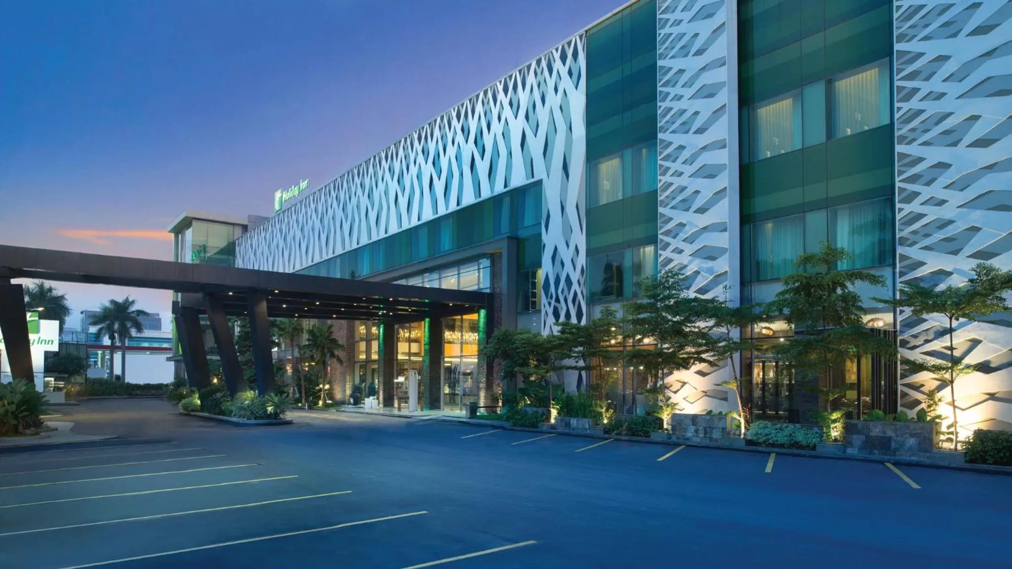 Property building in Holiday Inn Cikarang Jababeka by IHG