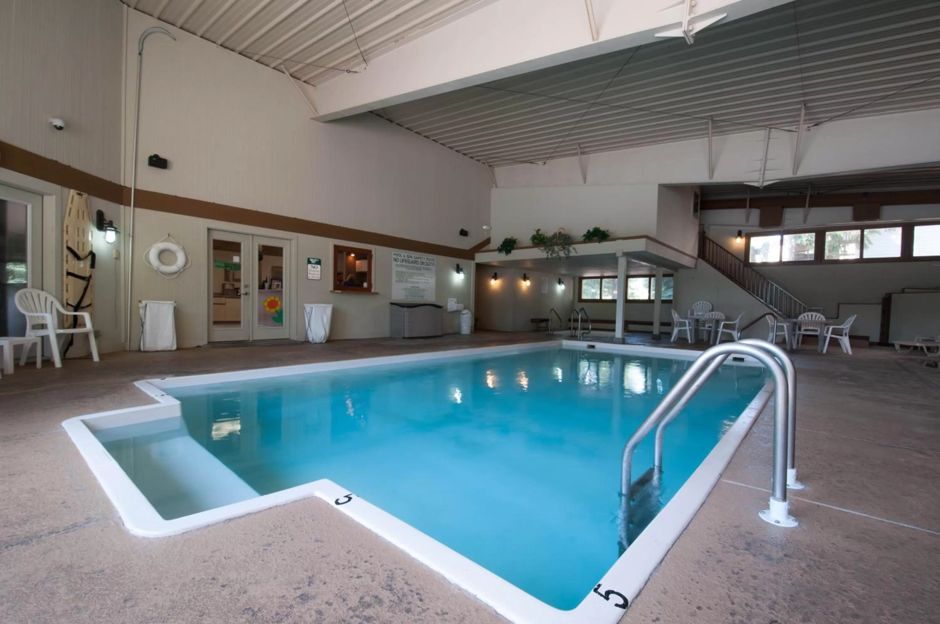 Swimming pool in Meadow Lake Resort & Condos