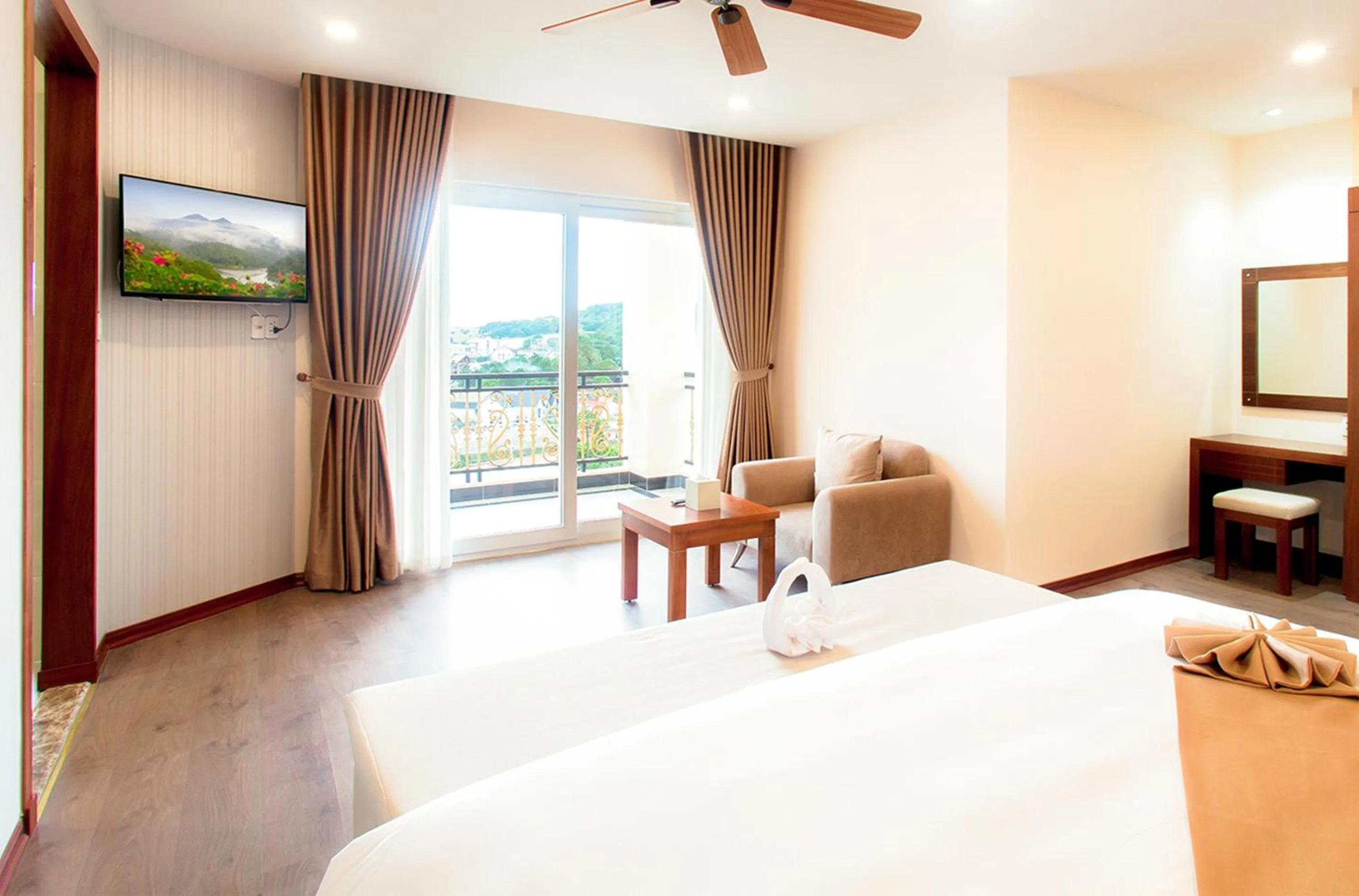 View (from property/room), Bed in Ladalat Hotel