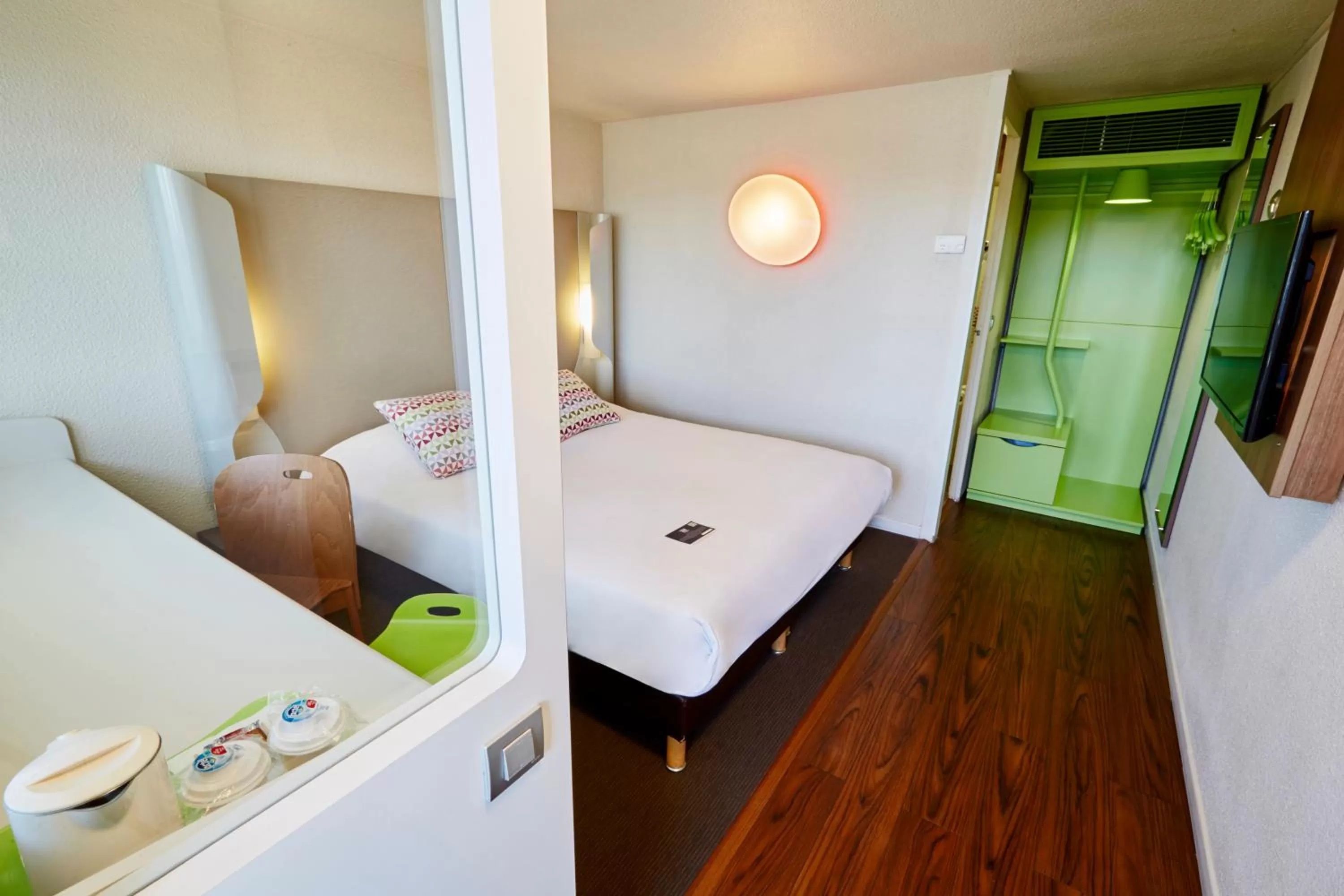 Bed in Campanile Evry Ouest - Corbeil Essonnes