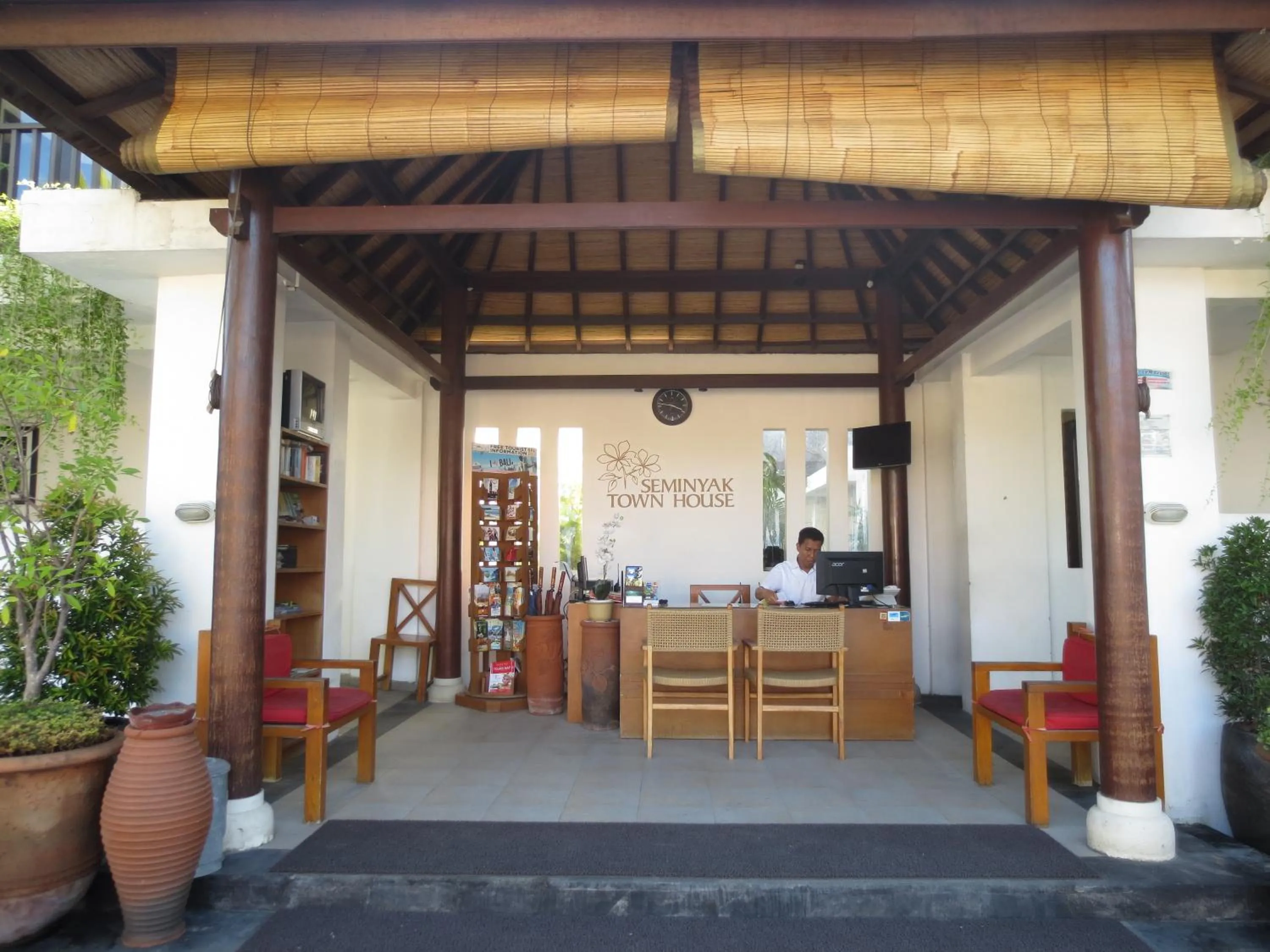 Facade/entrance in Seminyak TownHouse