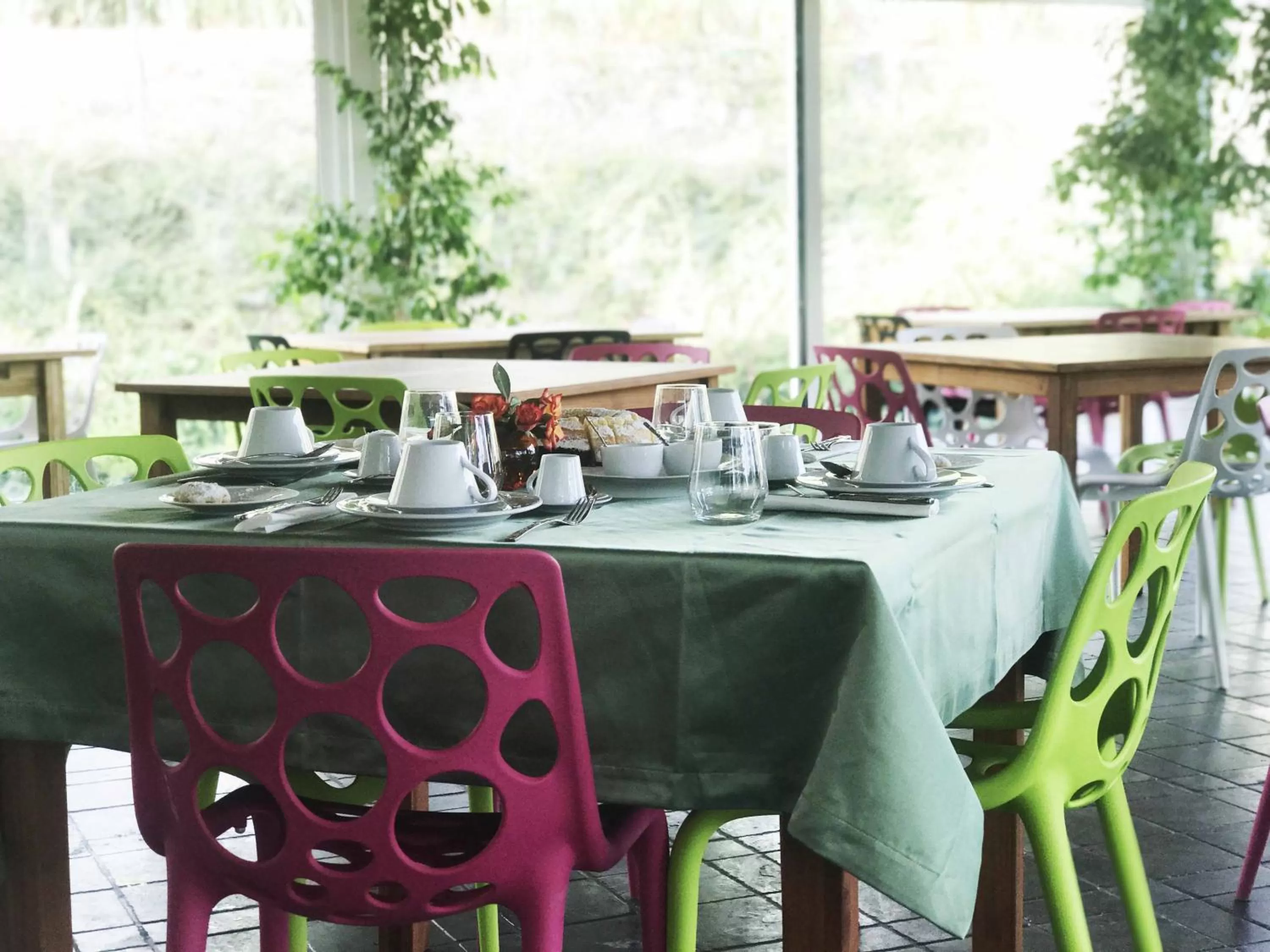 Restaurant/places to eat in Kalos Relais