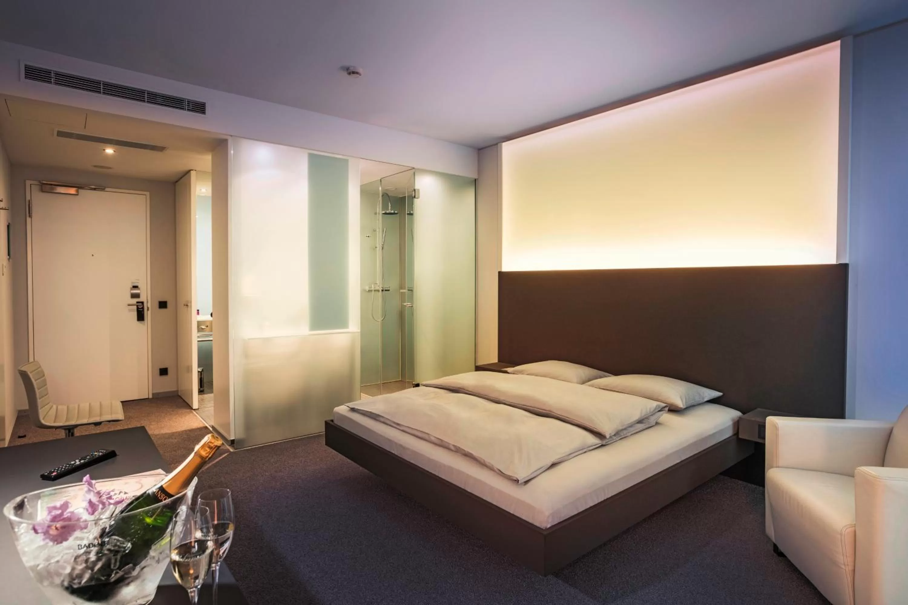 Bedroom, Bed in INNSiDE by Meliá Düsseldorf Derendorf