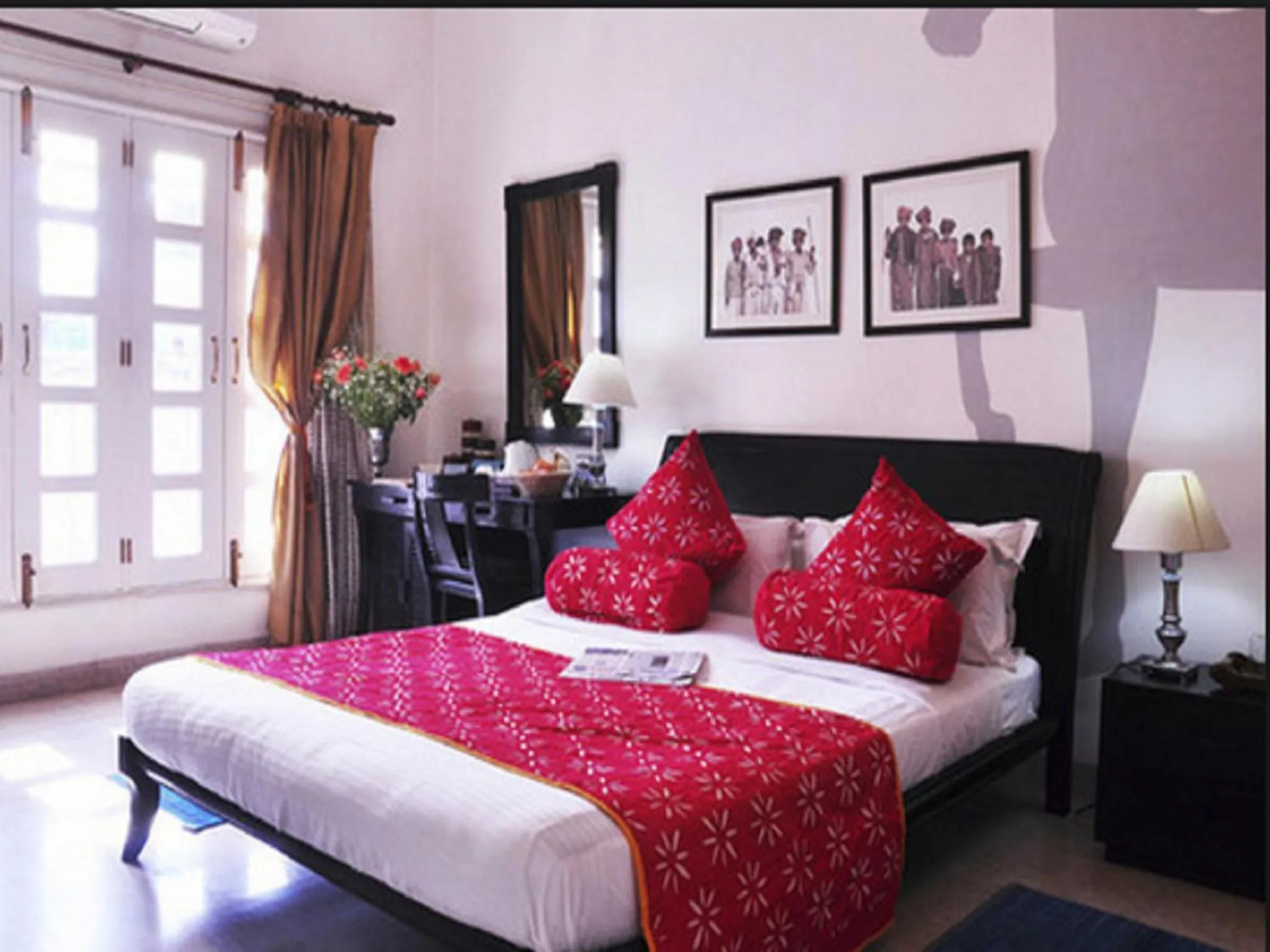 Bed in Colonel’s Retreat