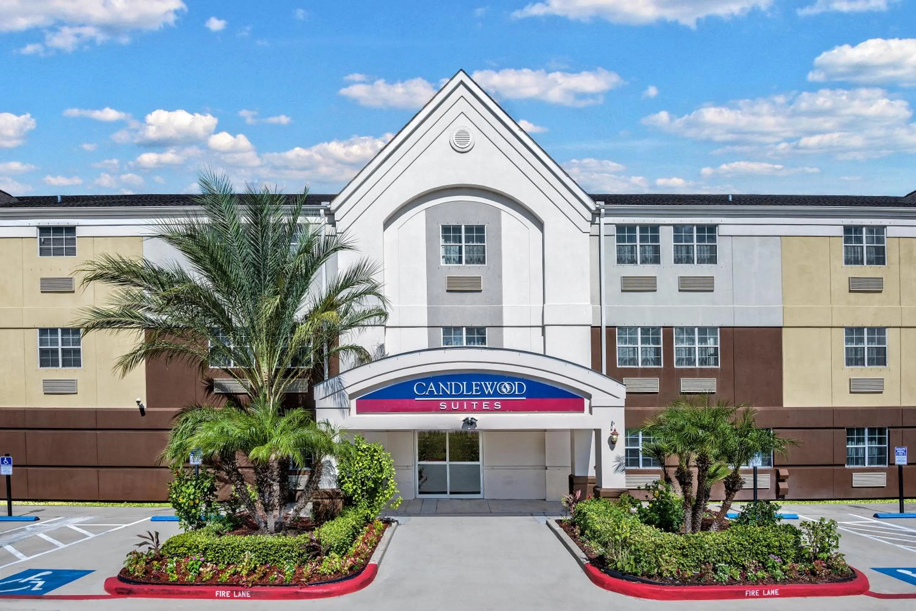 Property building in Candlewood Suites Galveston by IHG
