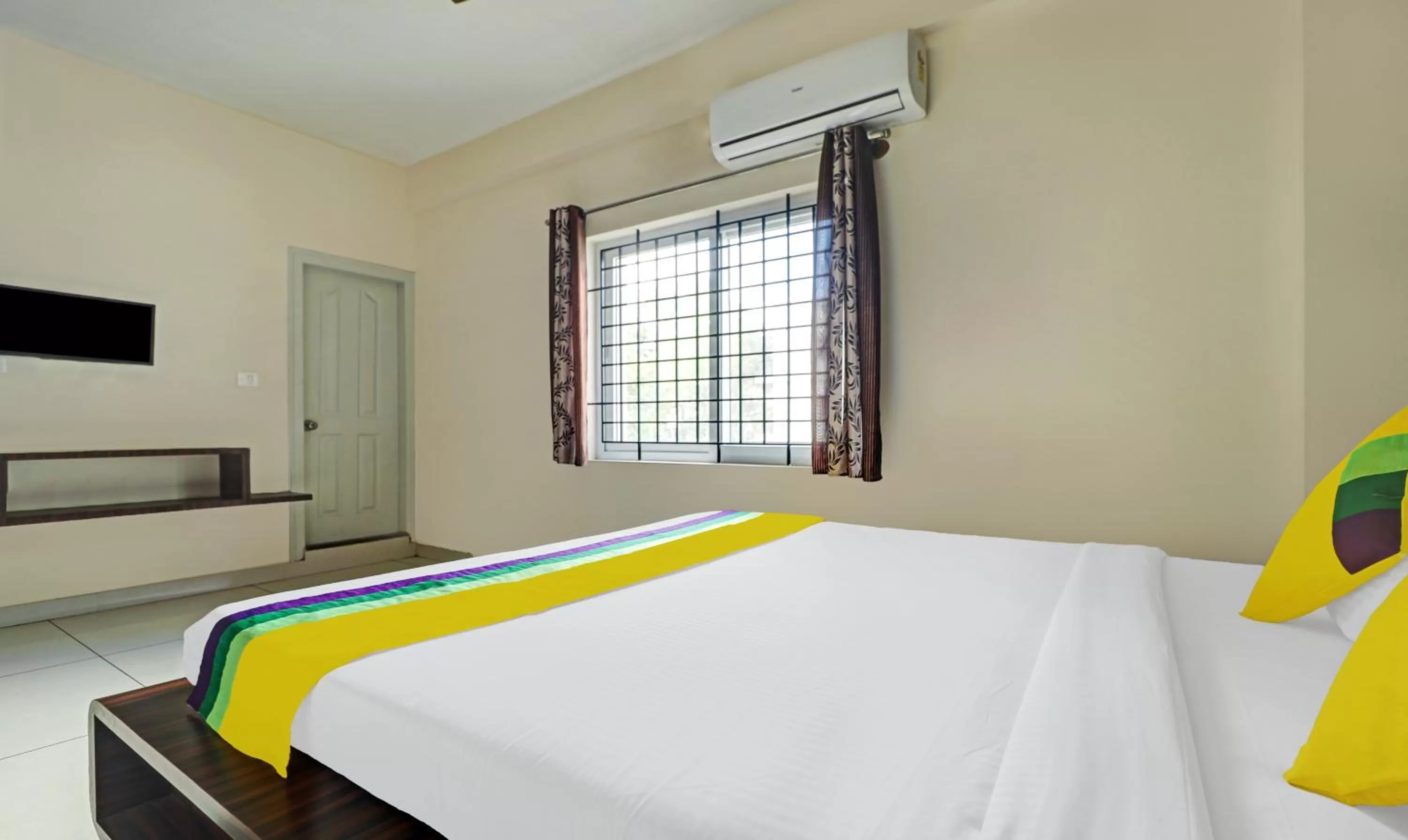 Bed in Itsy By Treebo - Colors Stay