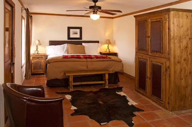 Day, Bed in The Maverick Inn