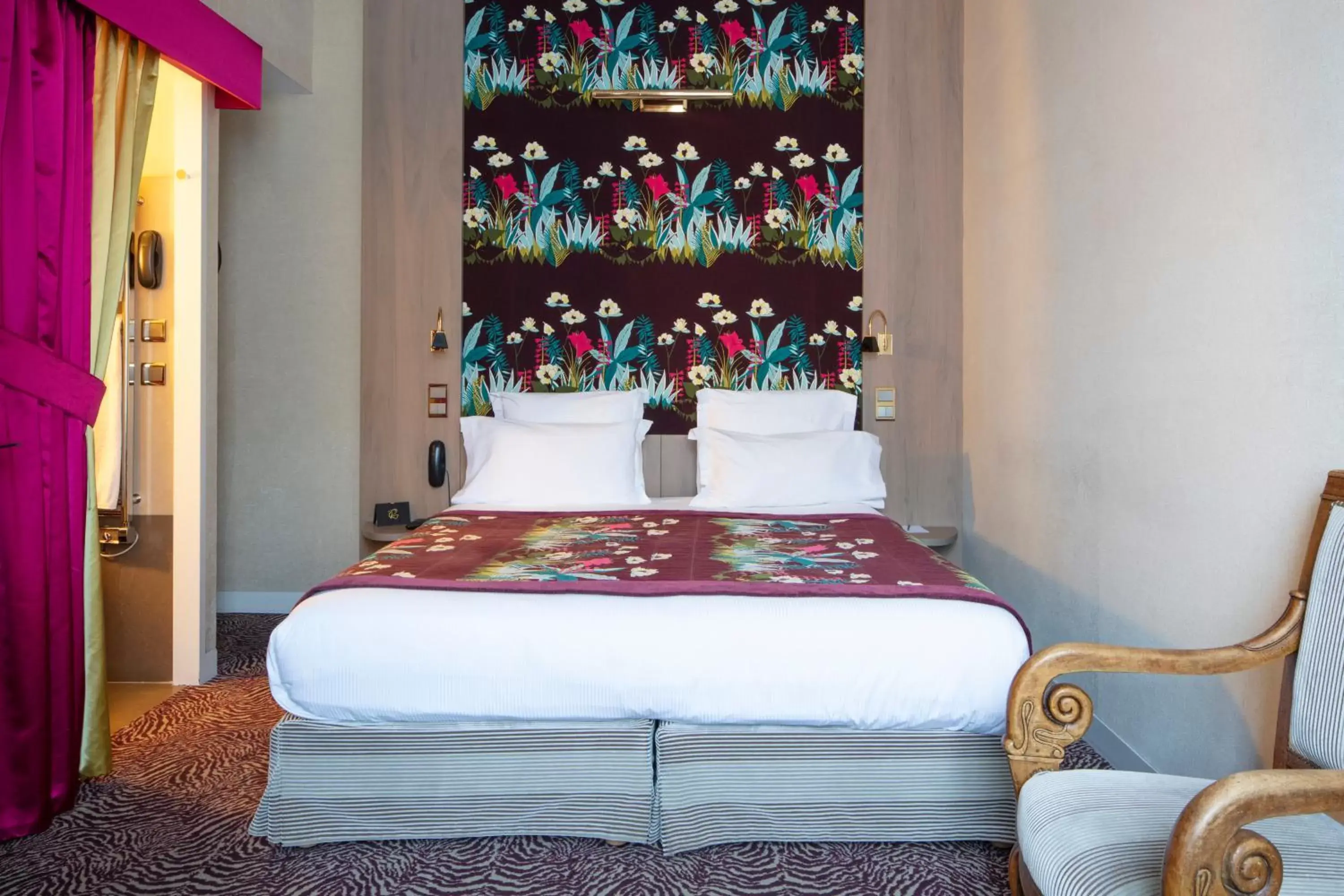 Superior Double Room with Garden View in Hôtel Regent's Garden - Astotel Superior Double Room with Garden View in Hôtel Regent's Garden - Astotel