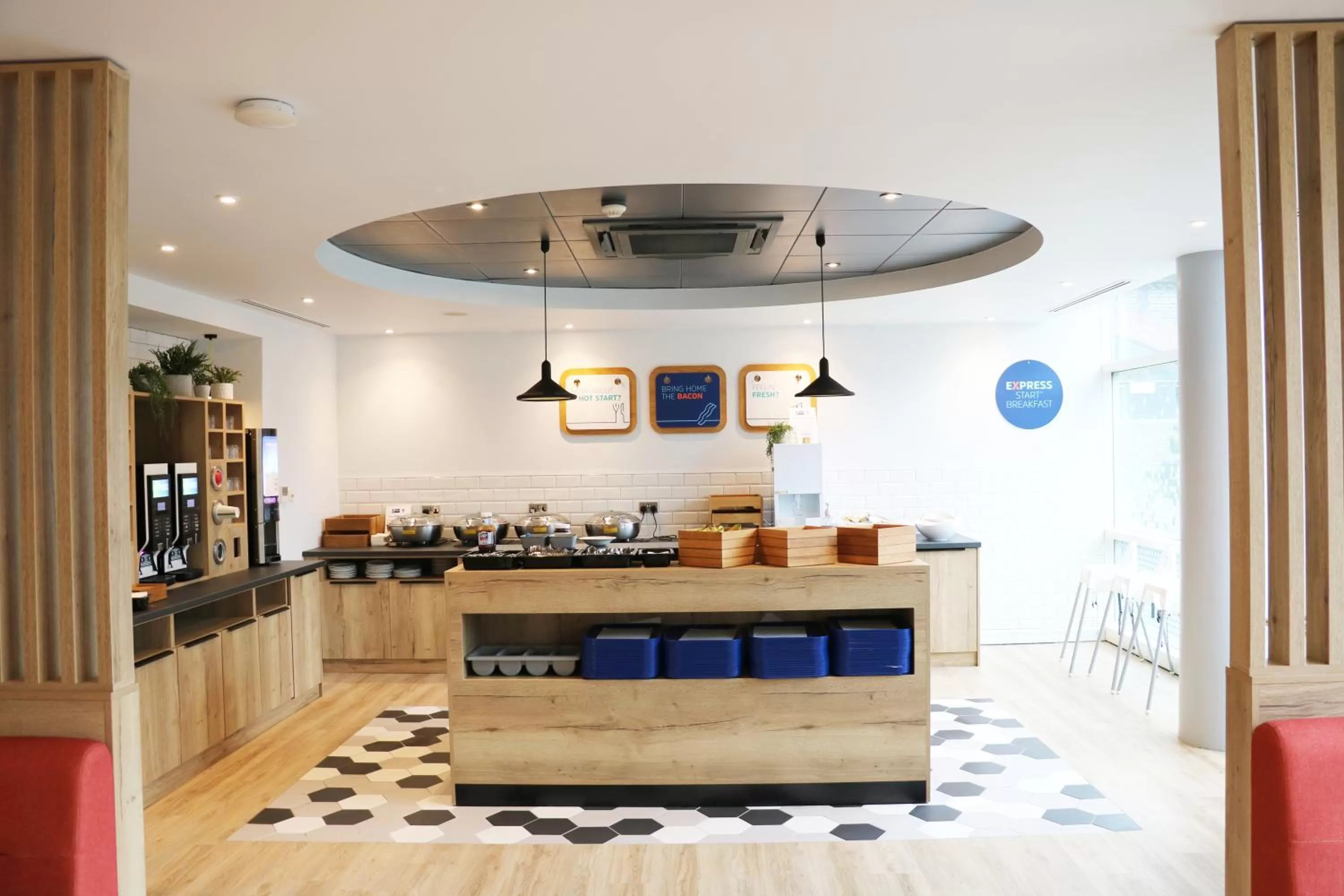 Breakfast in Holiday Inn Express, Chester Racecourse by IHG