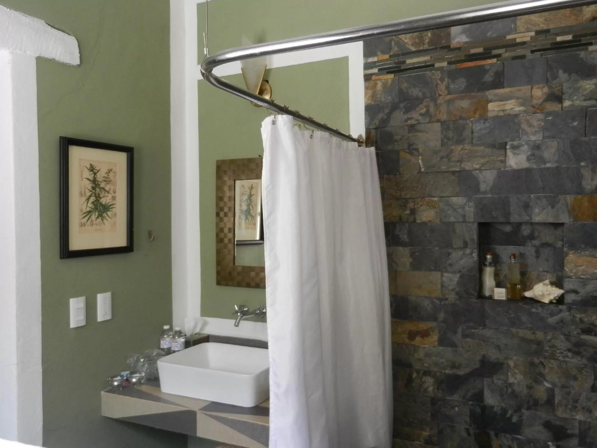 Shower in La Casa del Atrio