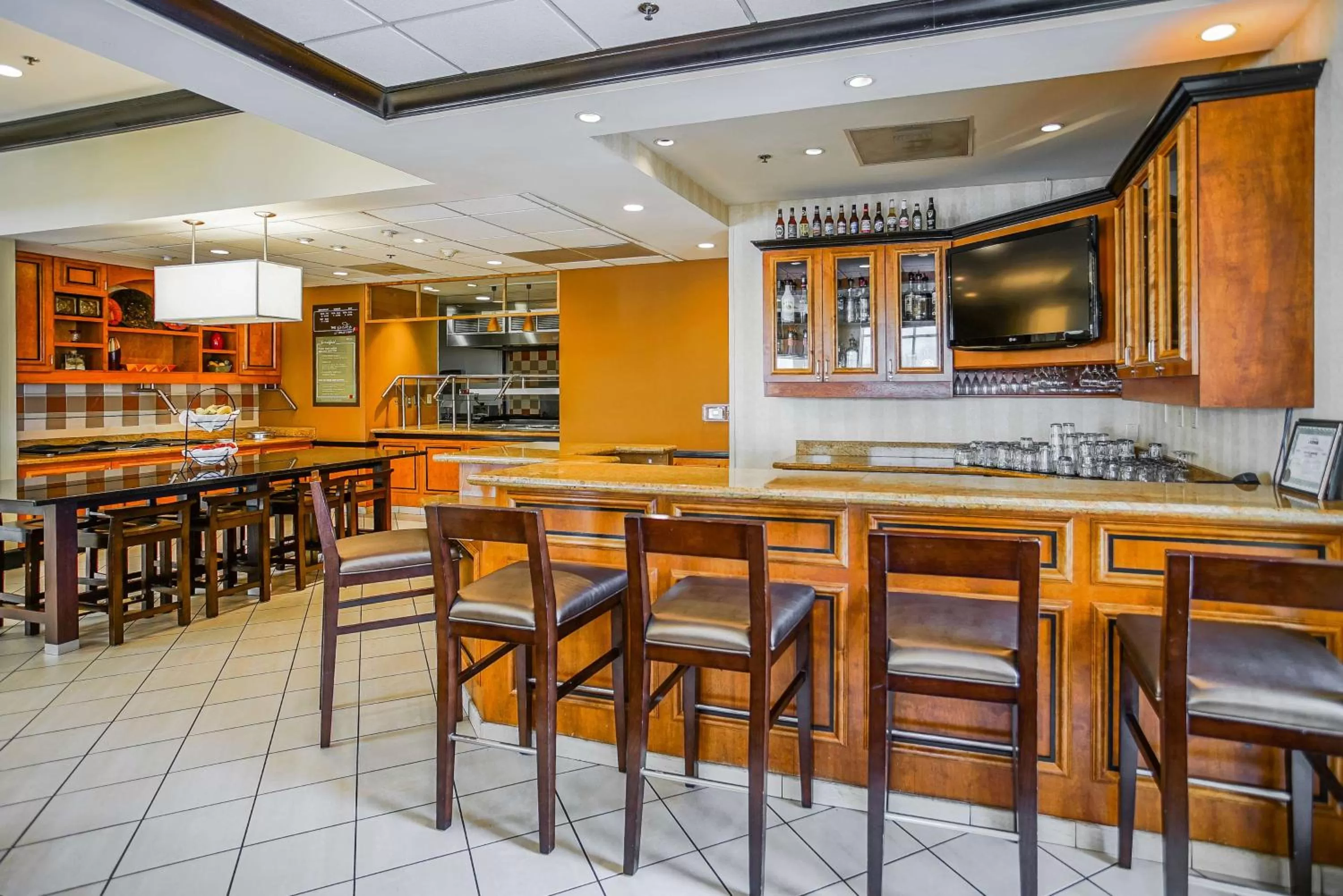 Lounge or bar in Hilton Garden Inn Kankakee