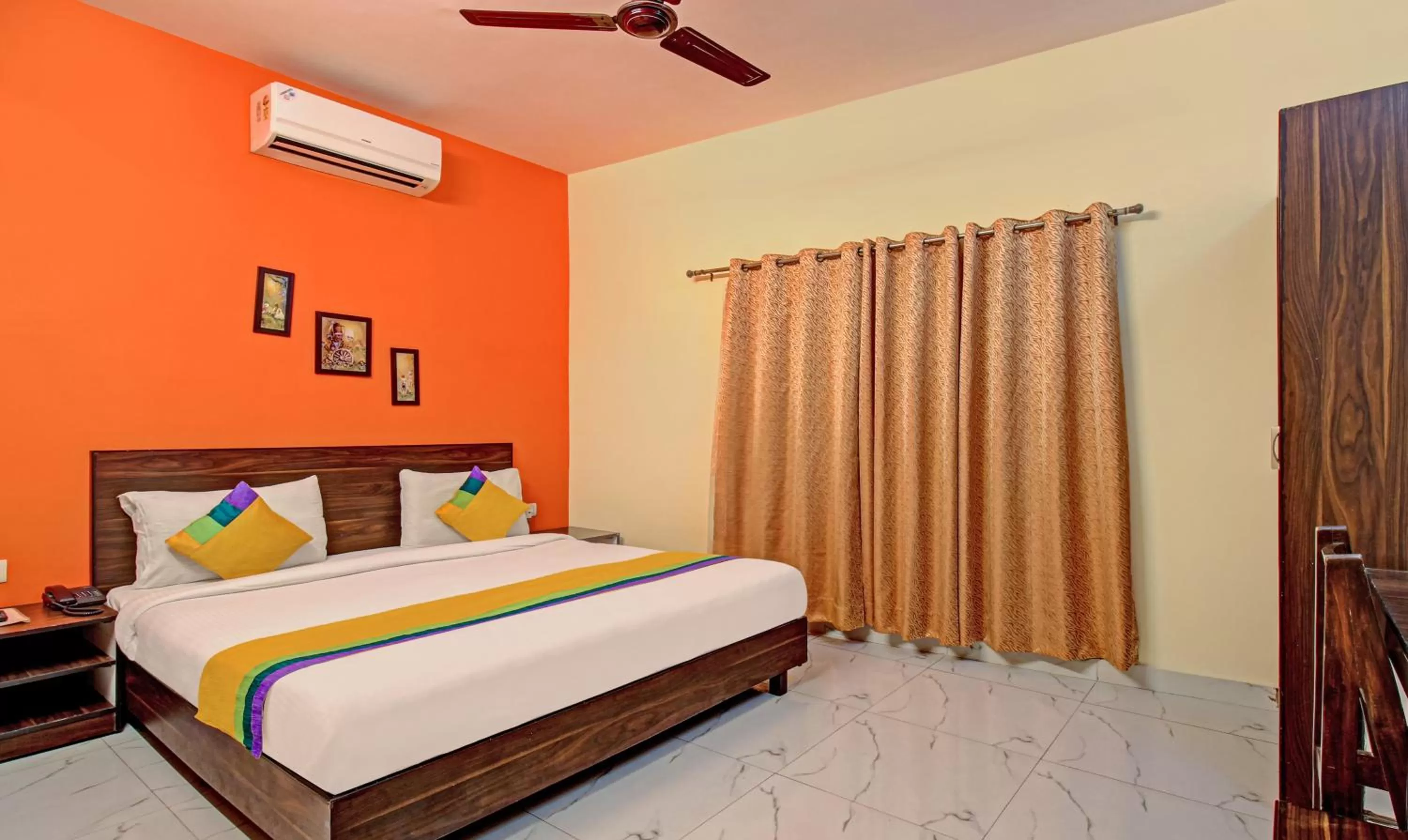 Itsy By Treebo - Royal Monarch