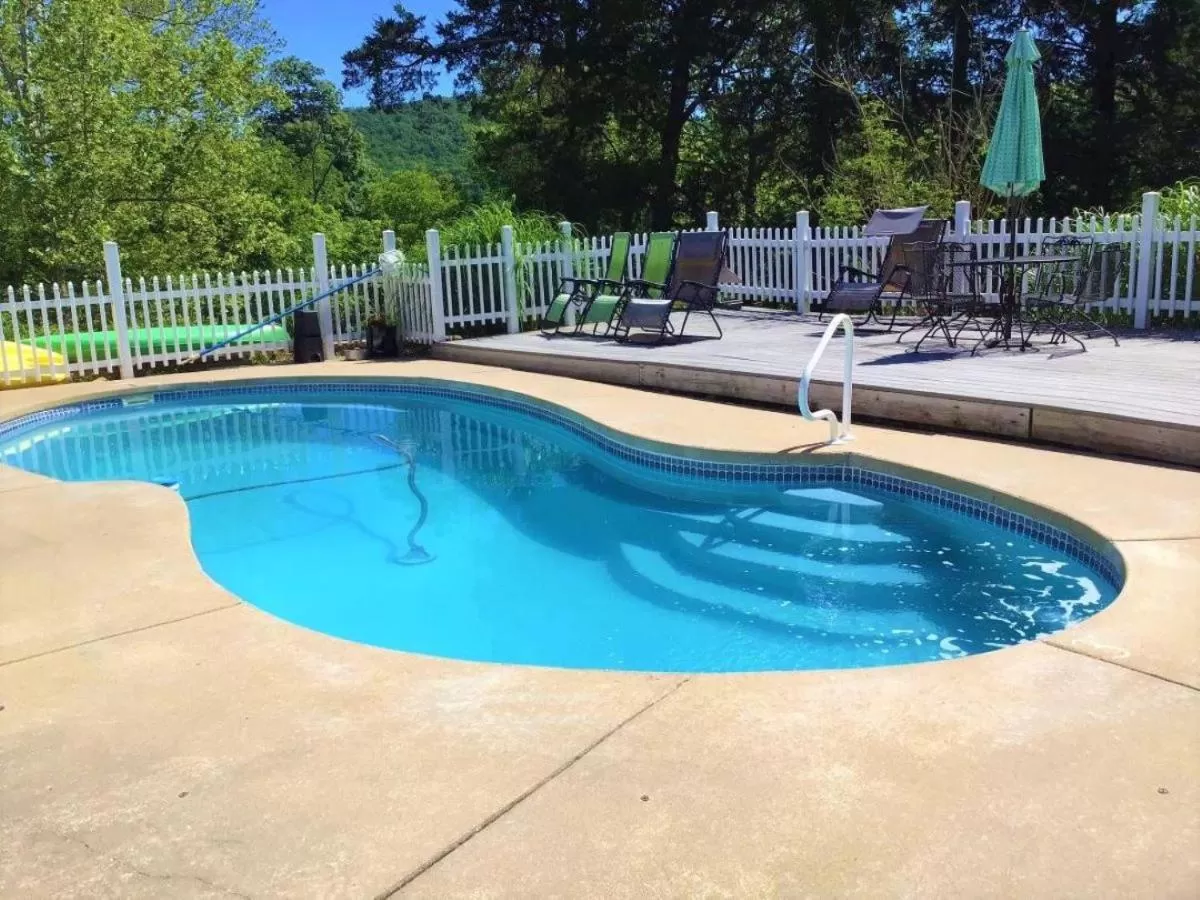 Swimming pool in Plain & Fancy Bed & Breakfast