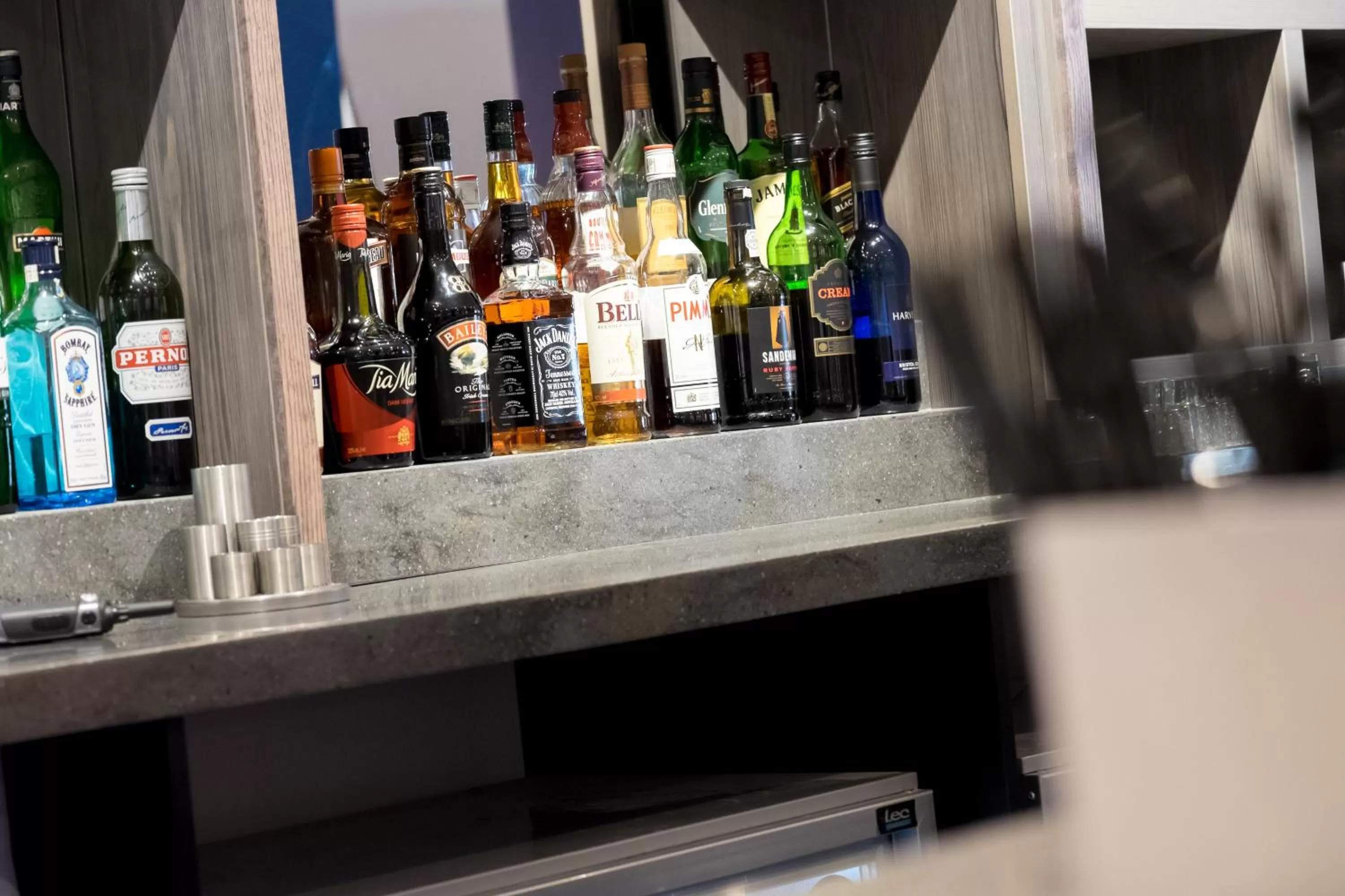 Lounge or bar in Holiday Inn Corby Kettering A43 by IHG
