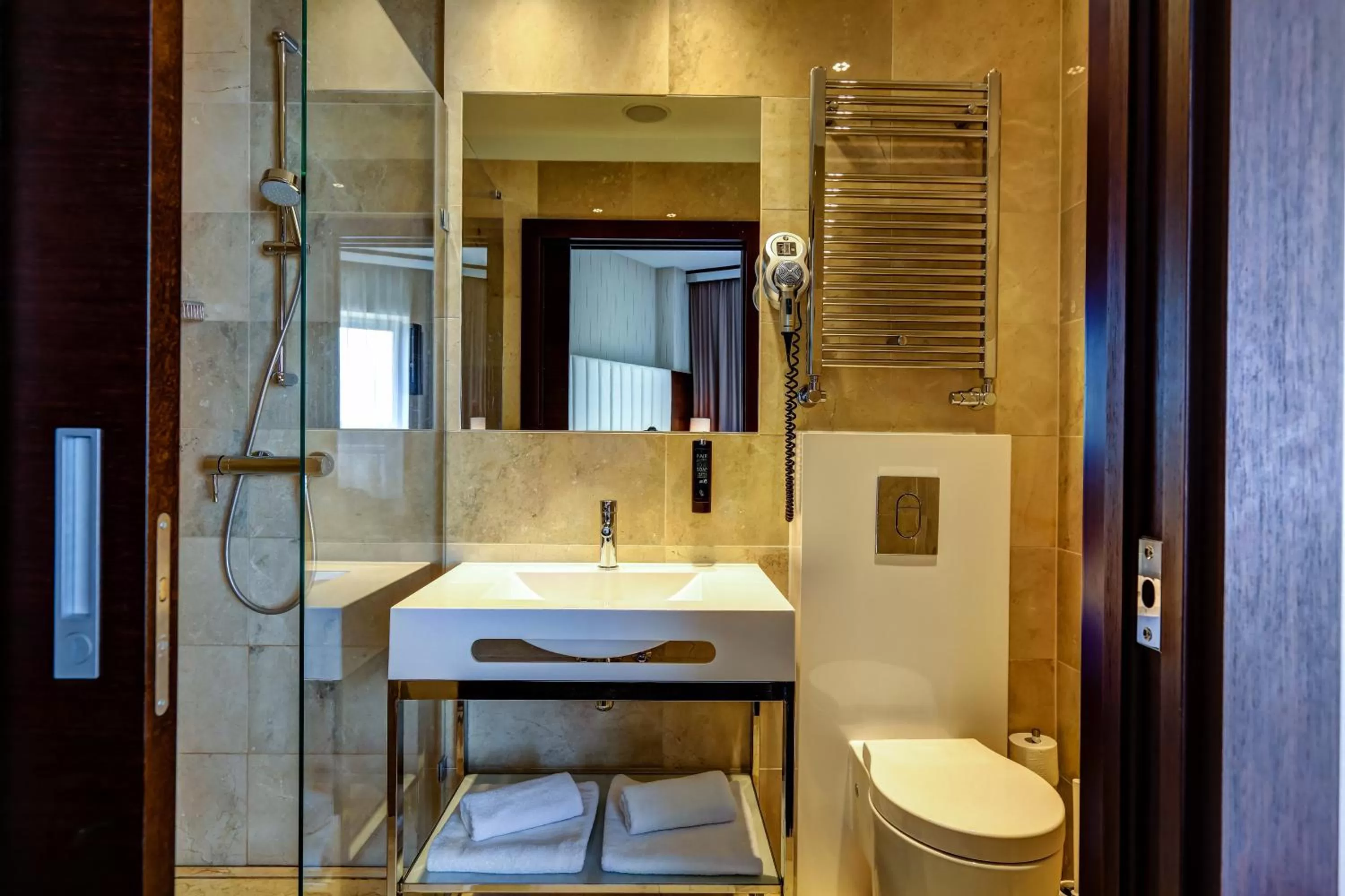 Bathroom in Copernicus Toruń Hotel