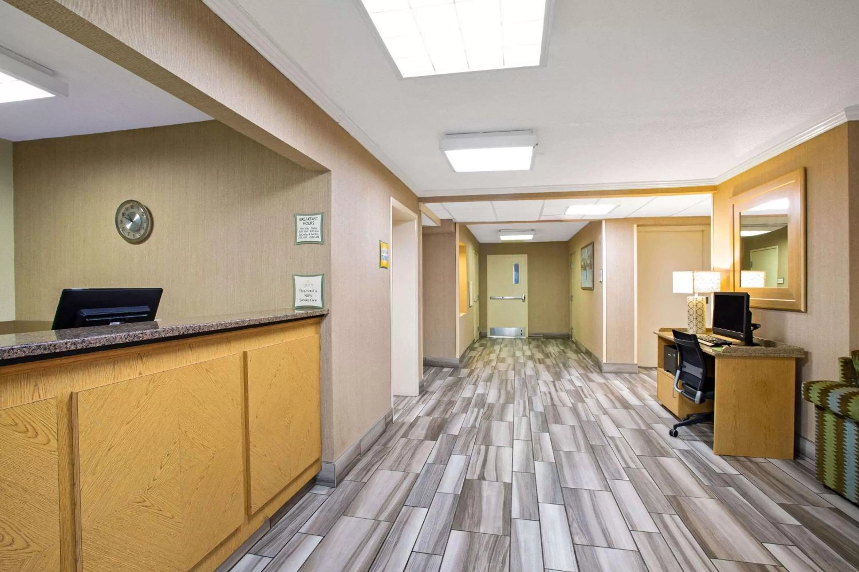 Lobby or reception in La Quinta Inn by Wyndham Auburn Worcester