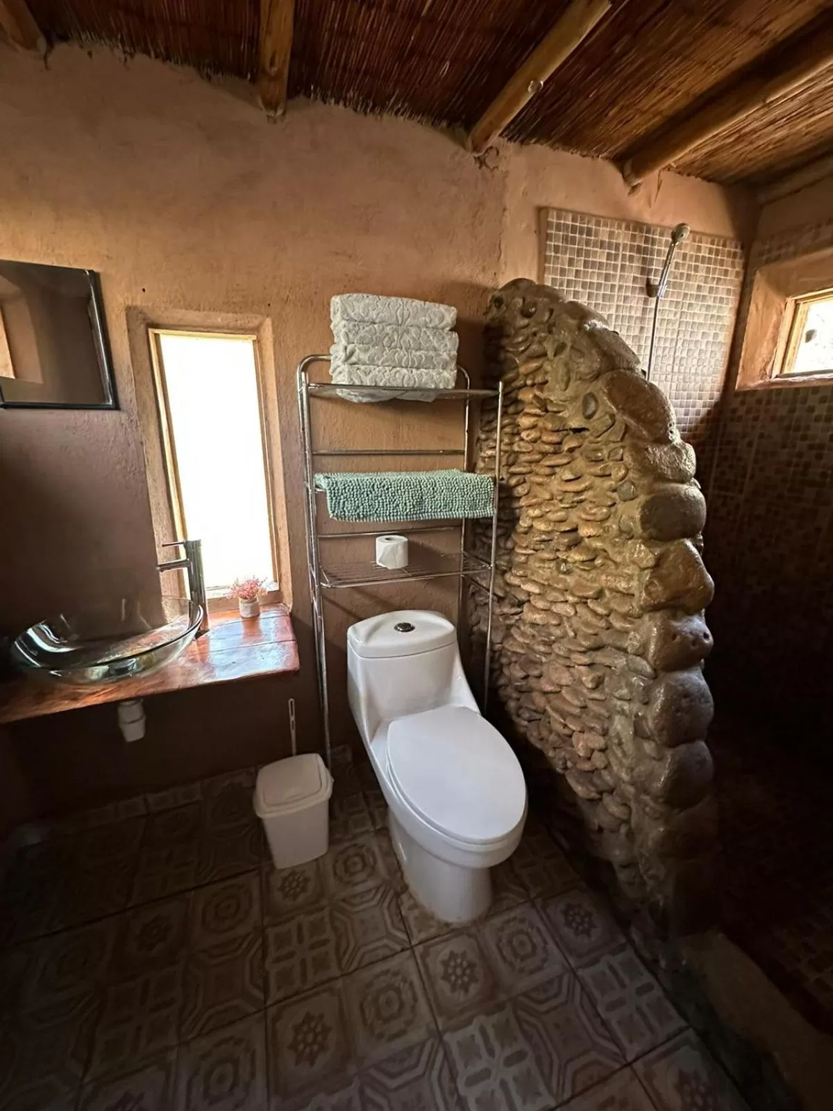 Bathroom in CaminAndes Hostal