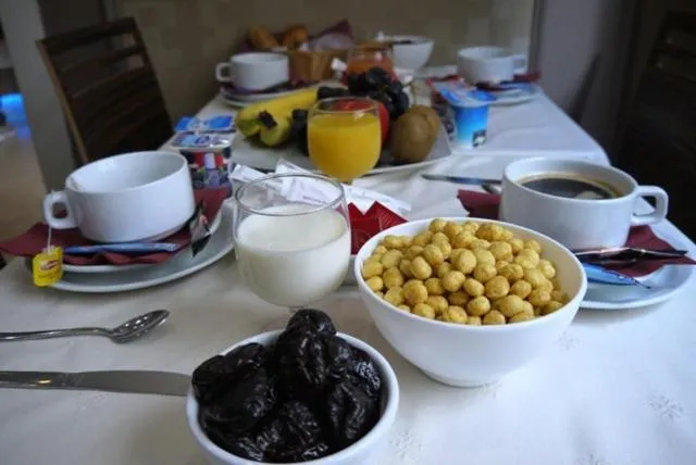 Food and drinks in Hotel Chabrol Opera