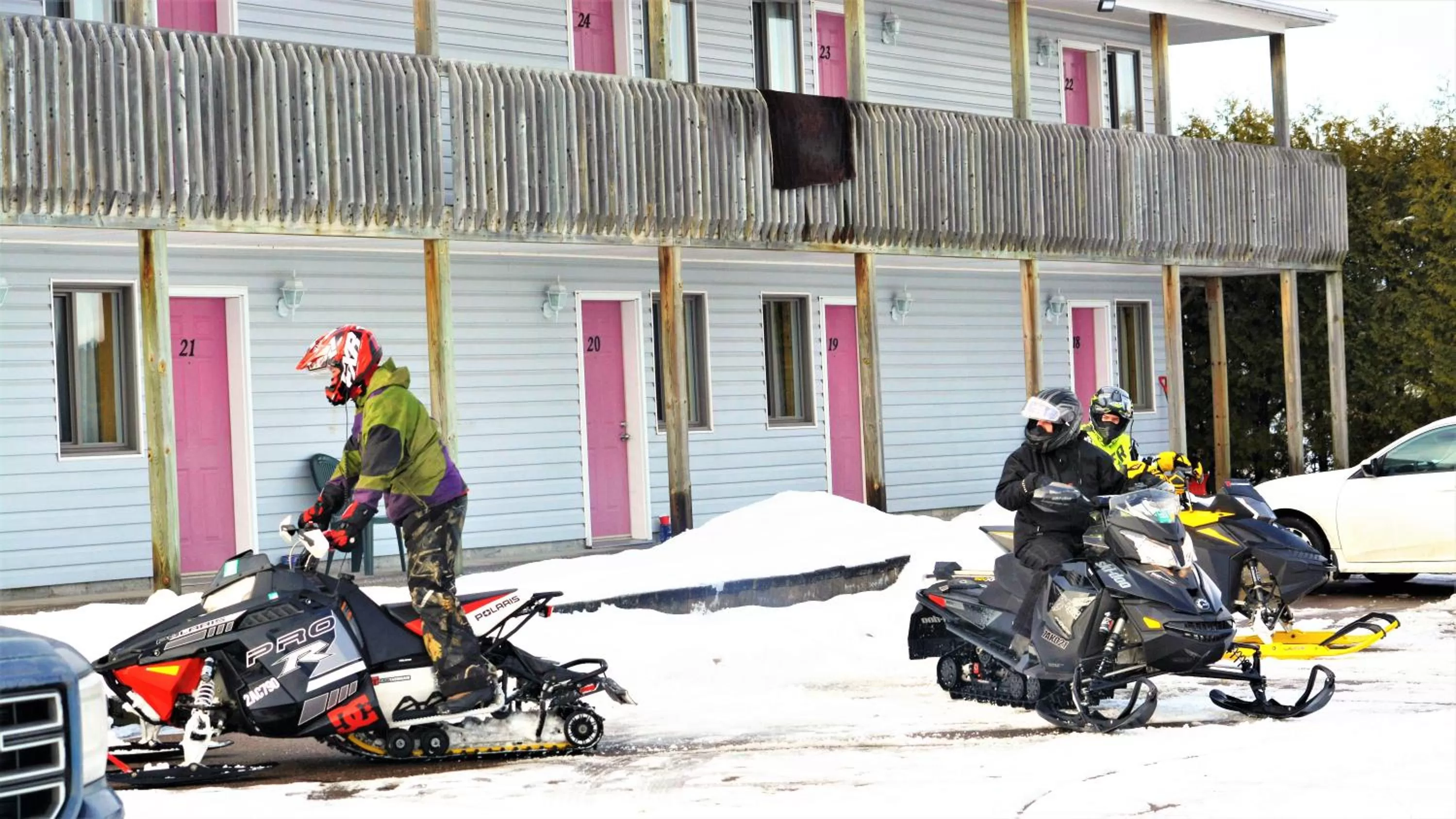 Skiing in Knights Inn Colonial Fireside Inn