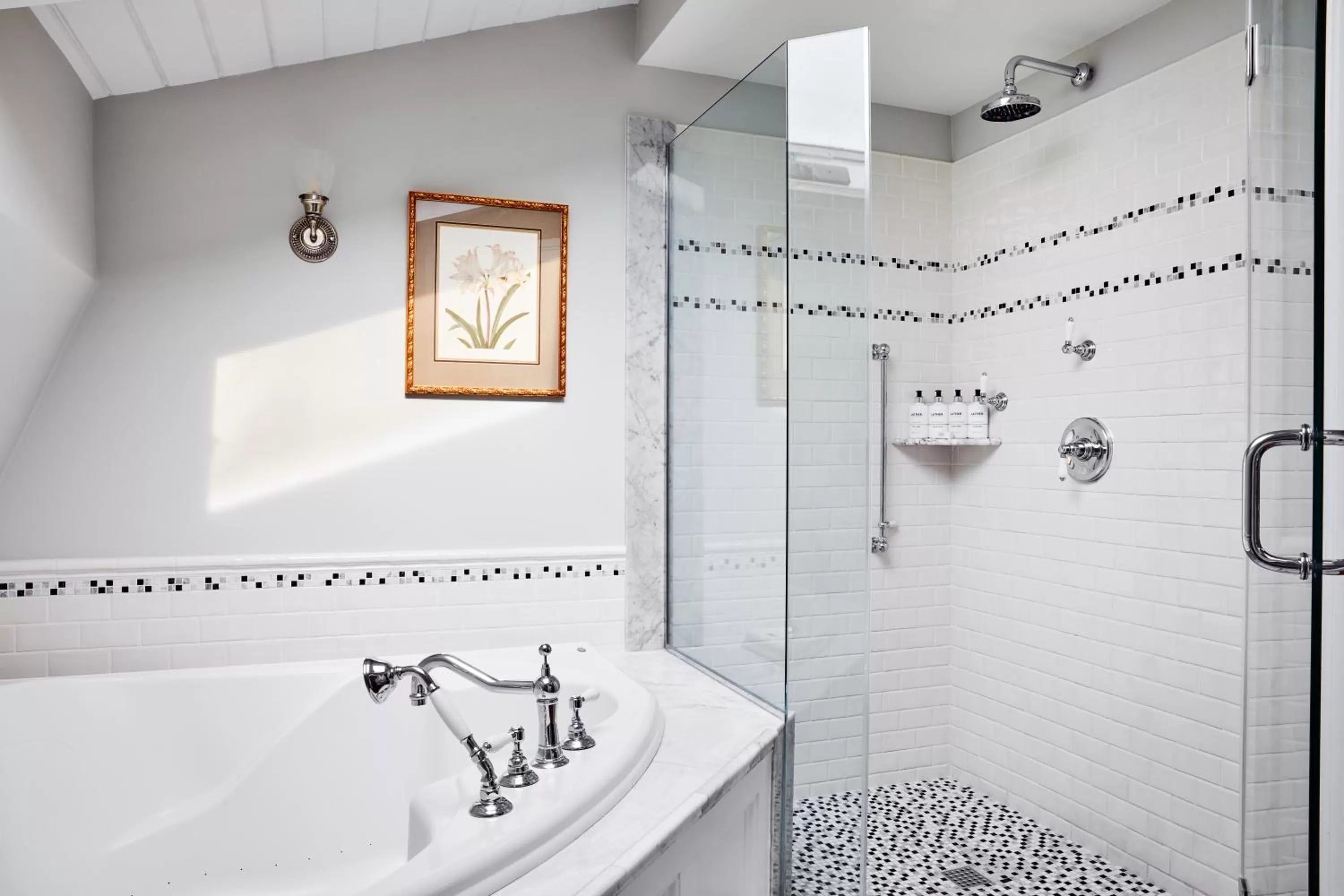 Shower in The Cliffside Inn