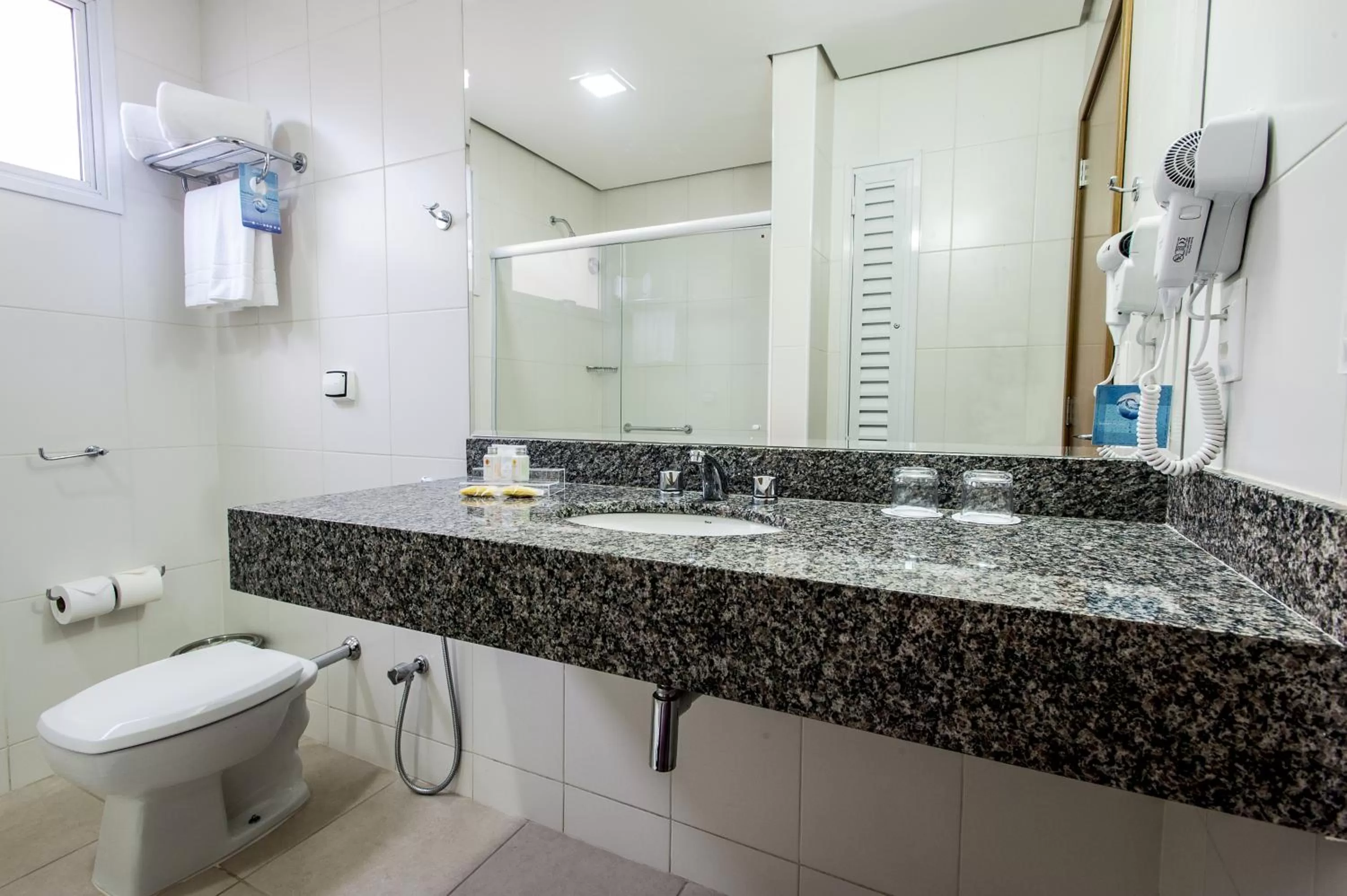 Shower in Comfort Hotel Bauru