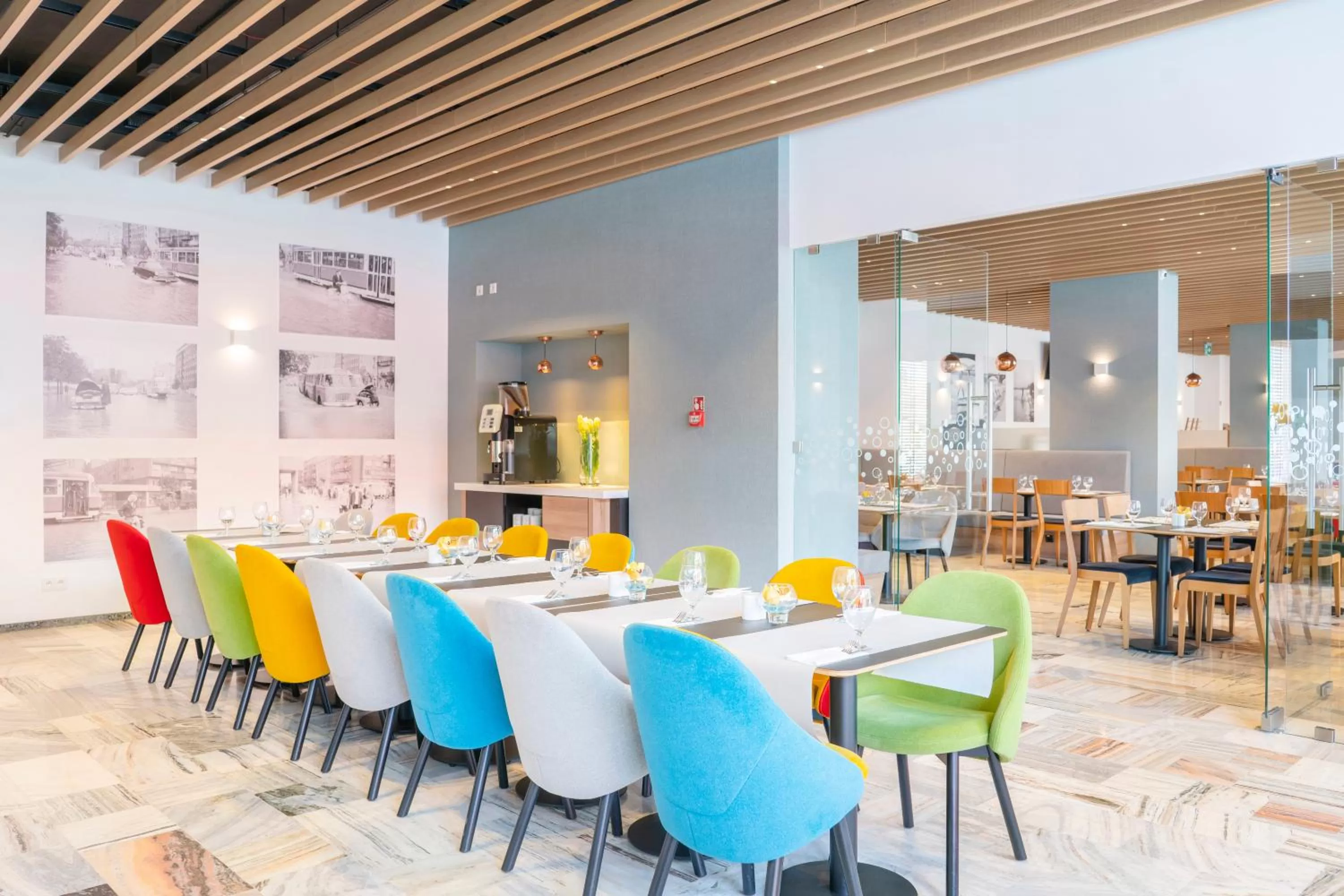 Restaurant/places to eat in Hotel Metropol