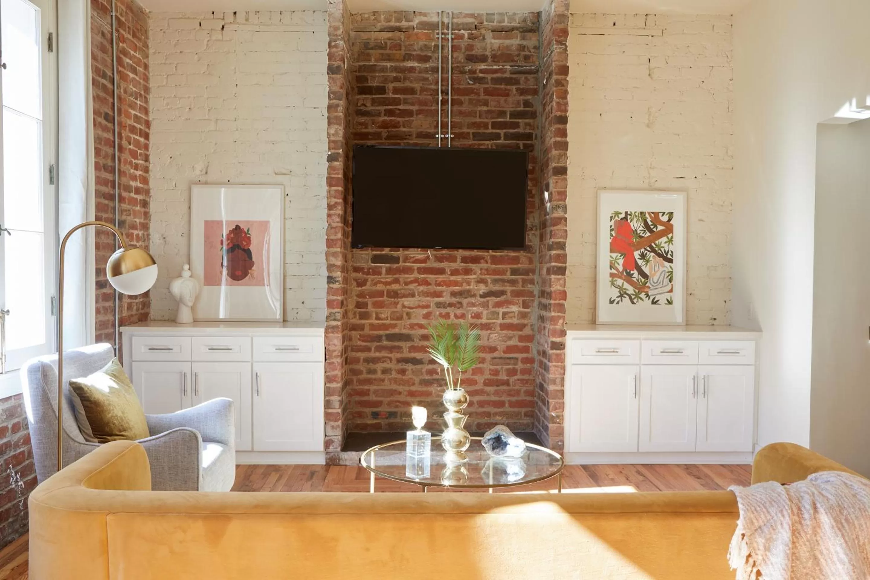 TV/Entertainment Center in Sonder The Esplanade