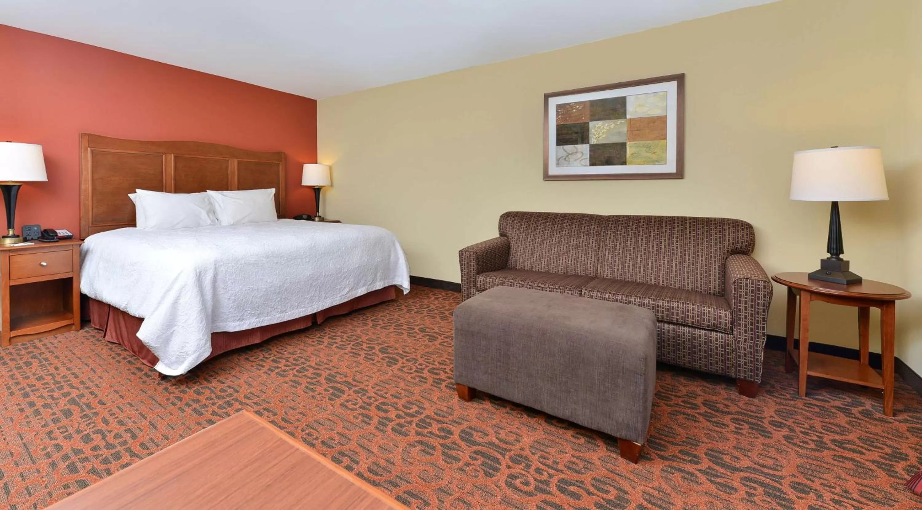 Living room, Bed in Hampton Inn Ottumwa