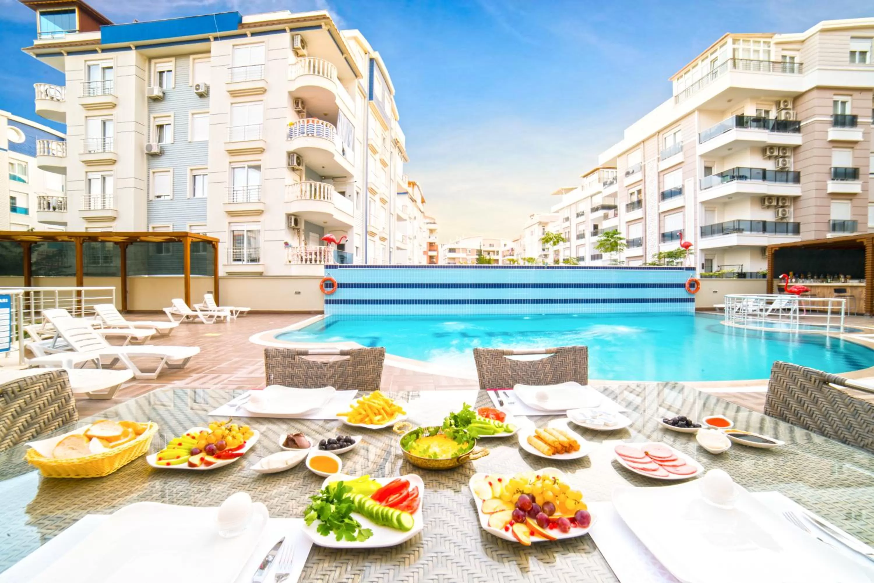 Swimming pool in Flamingo Residence