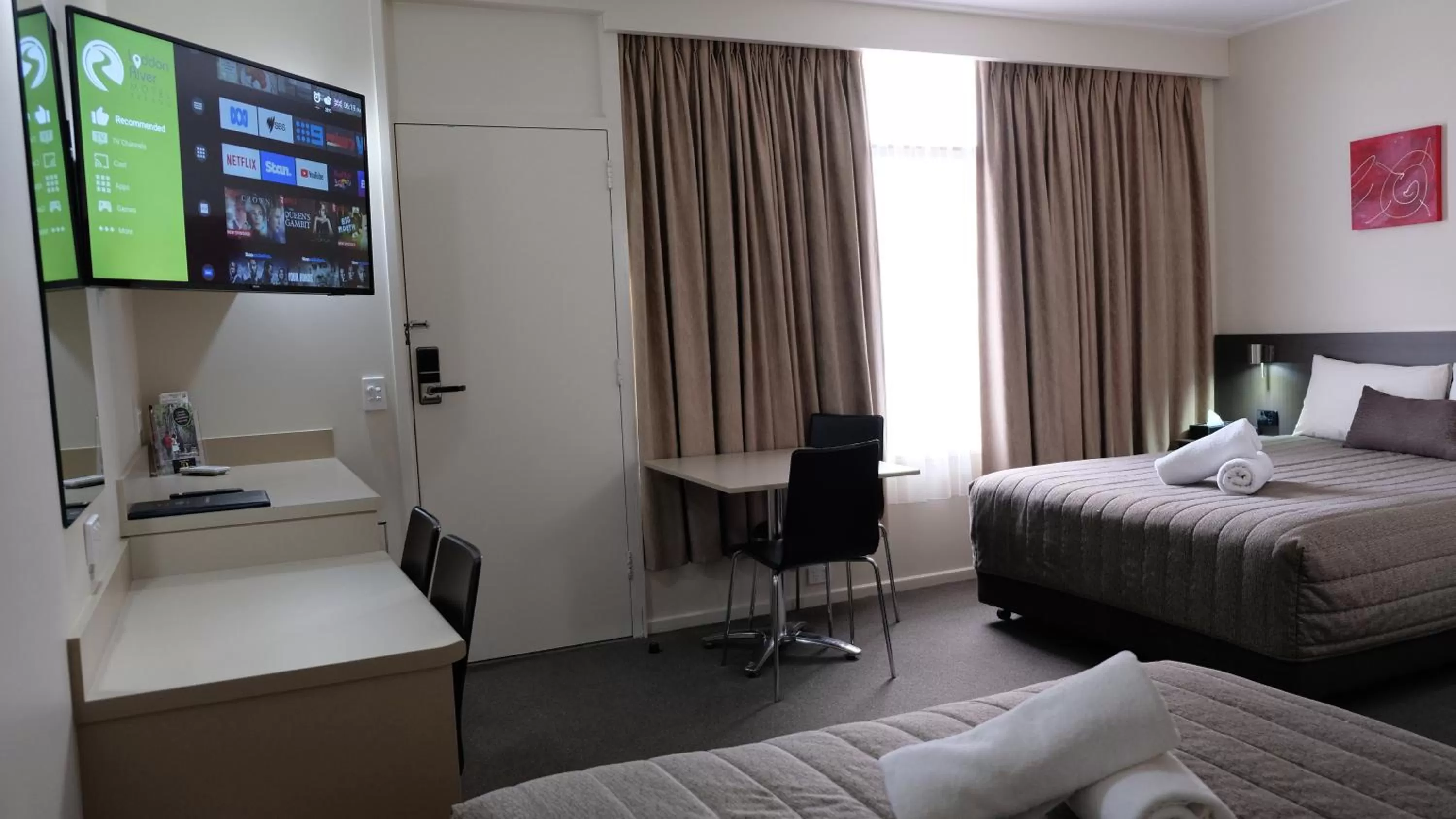 Bed in Loddon River Motel Kerang