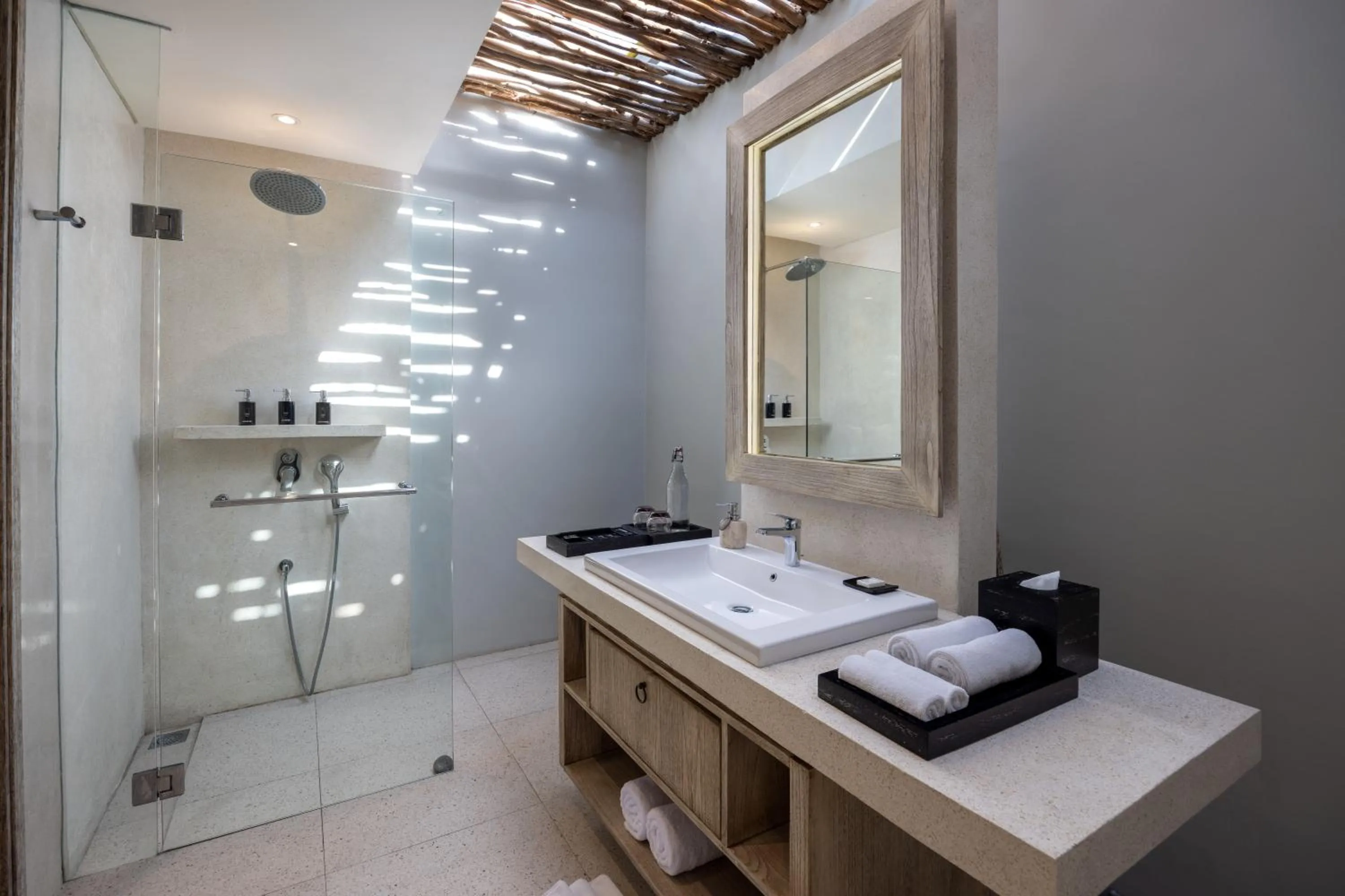 Bathroom in Cross Bali Breakers