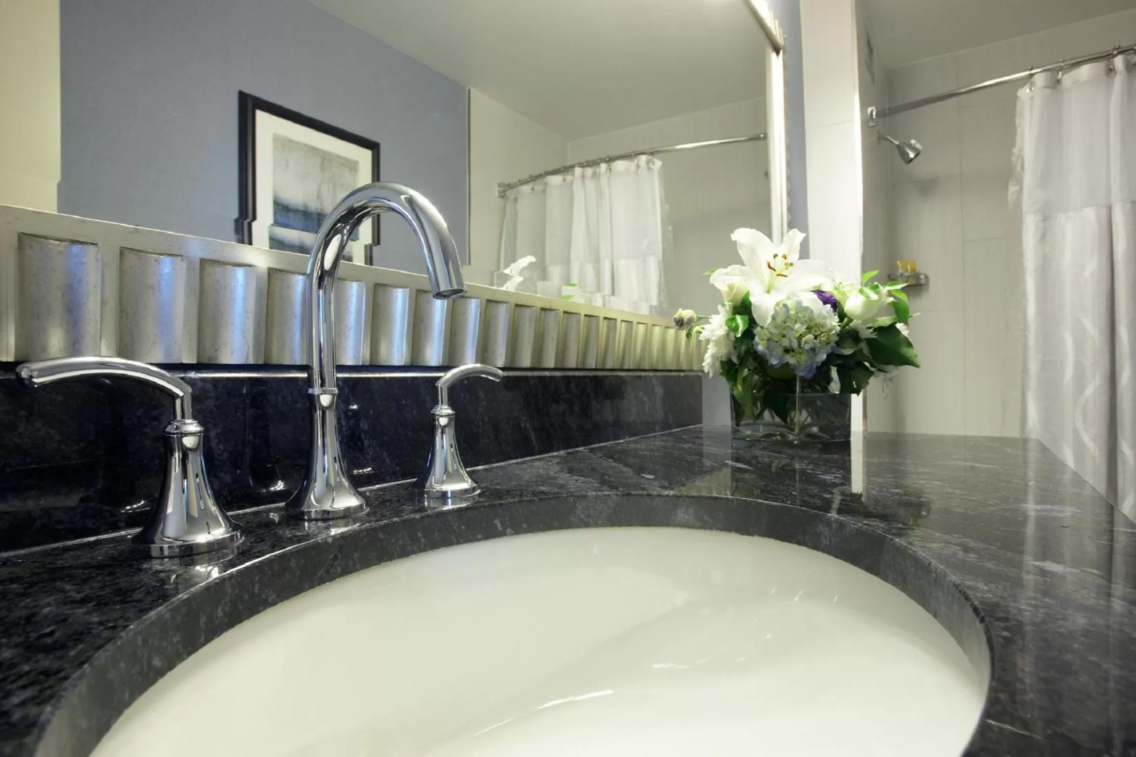 King Room with City View in Hyatt Regency Buffalo