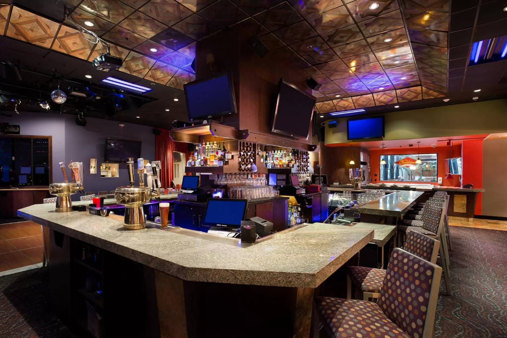 Lounge or bar in Crowne Plaza Hotel Foster City-San Mateo by IHG