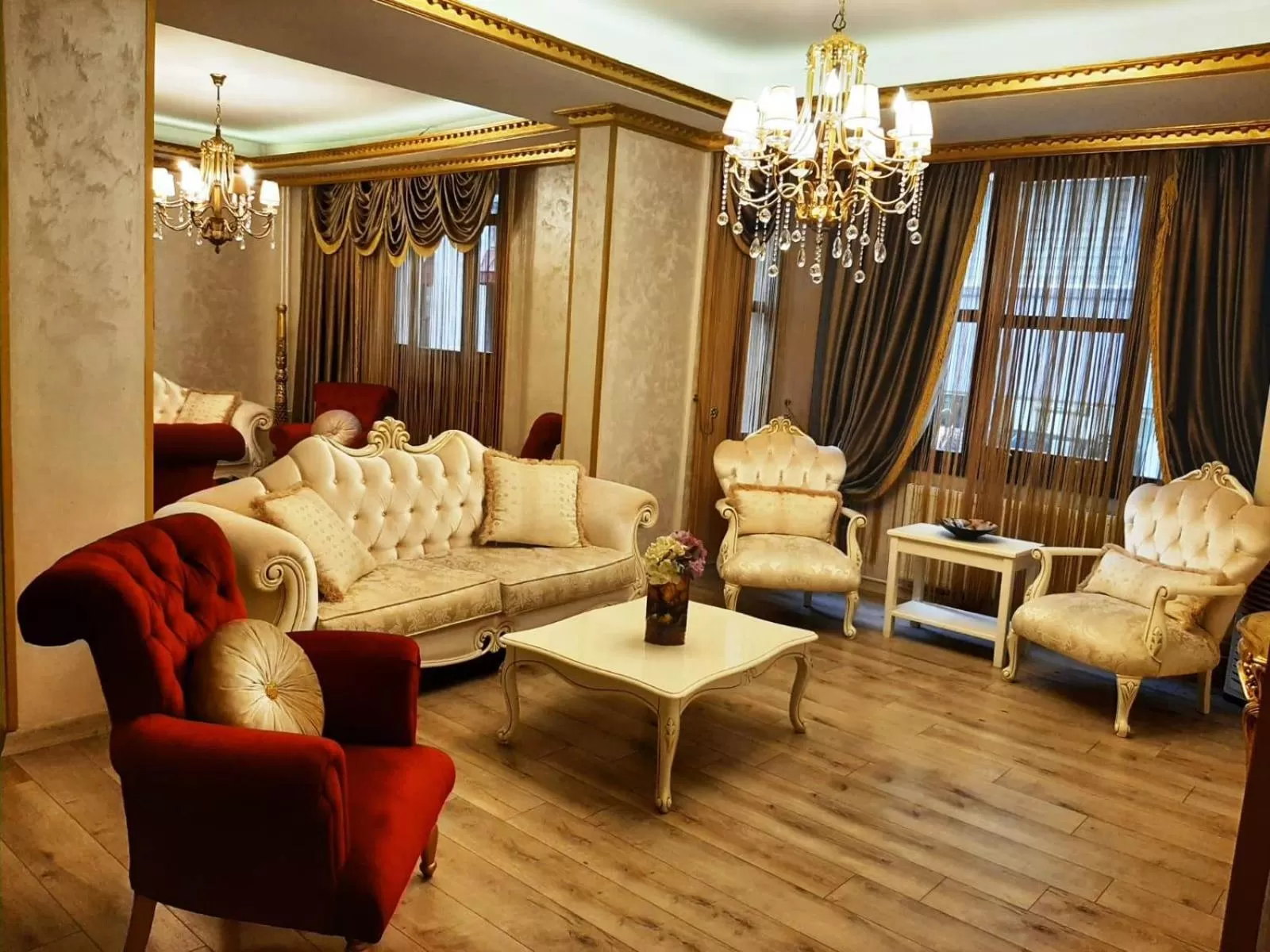 Communal lounge/ TV room in Valide Hotel